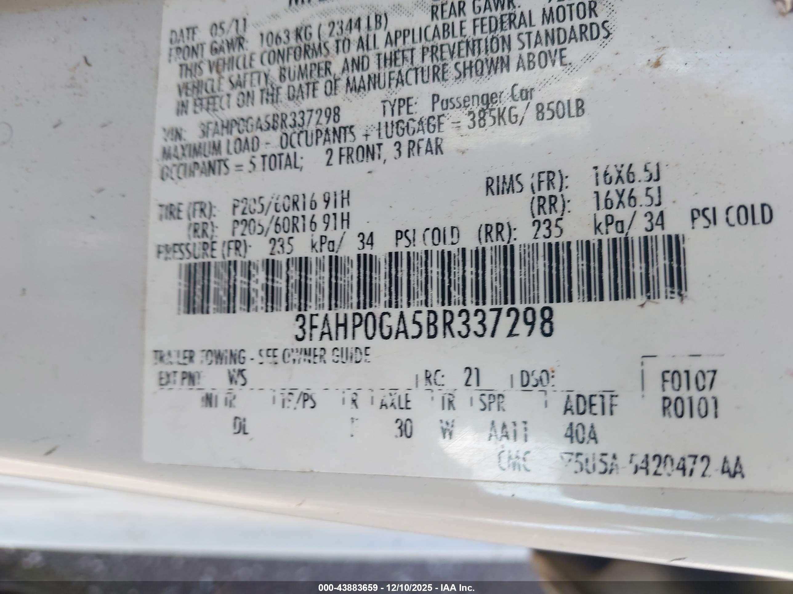 FORD FUSION image 9