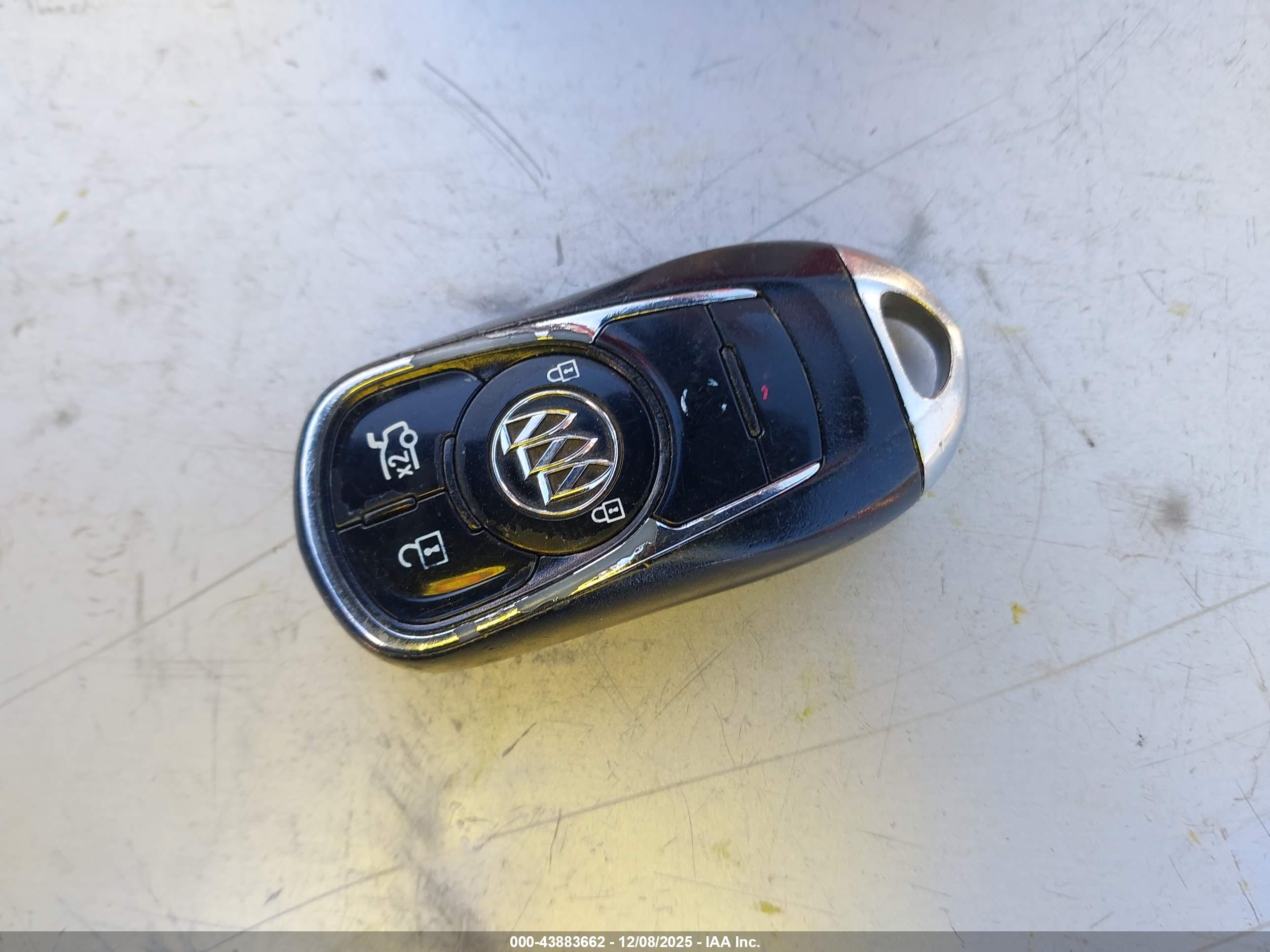 BUICK LACROSSE image 11