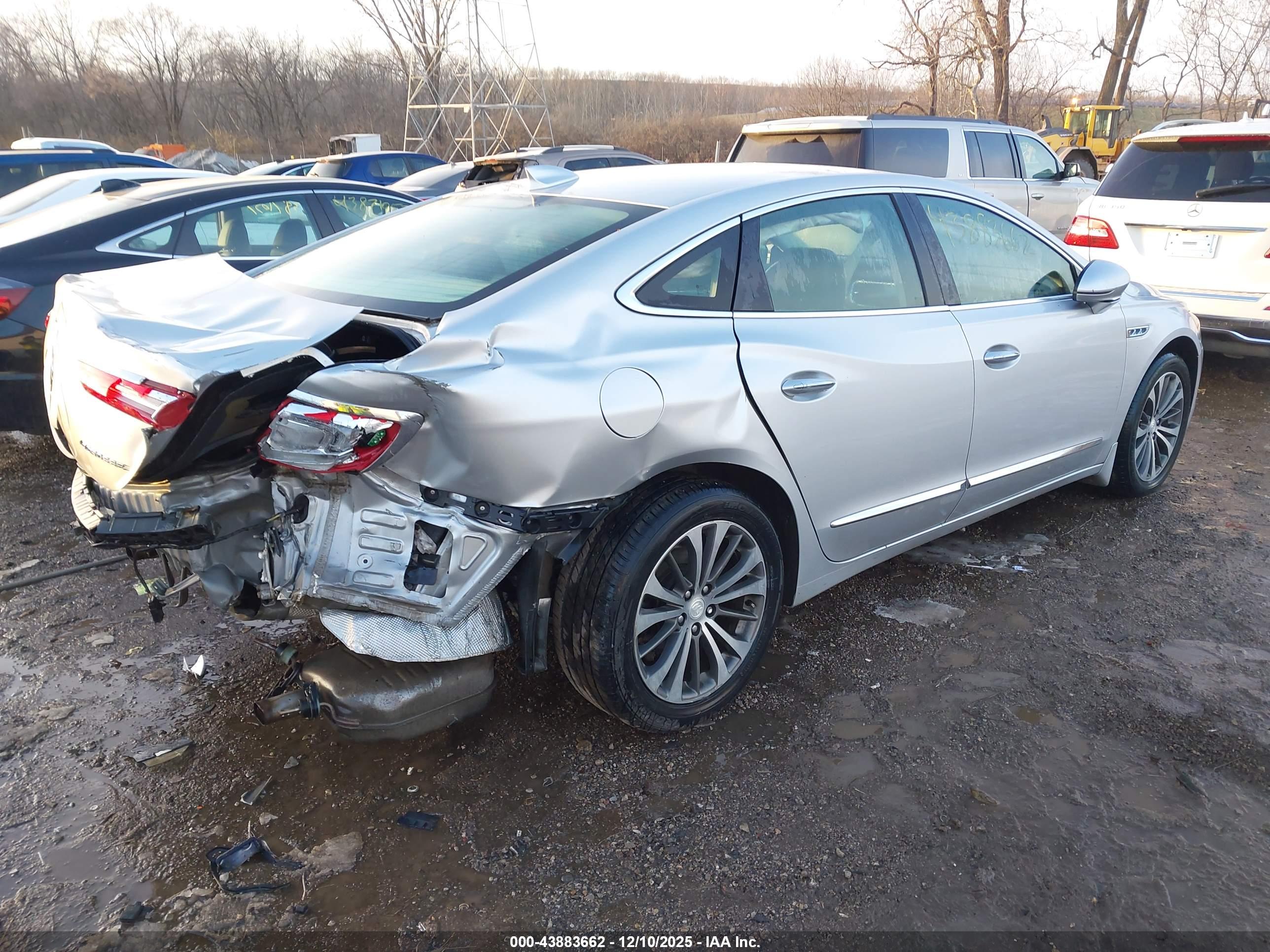 BUICK LACROSSE image 4