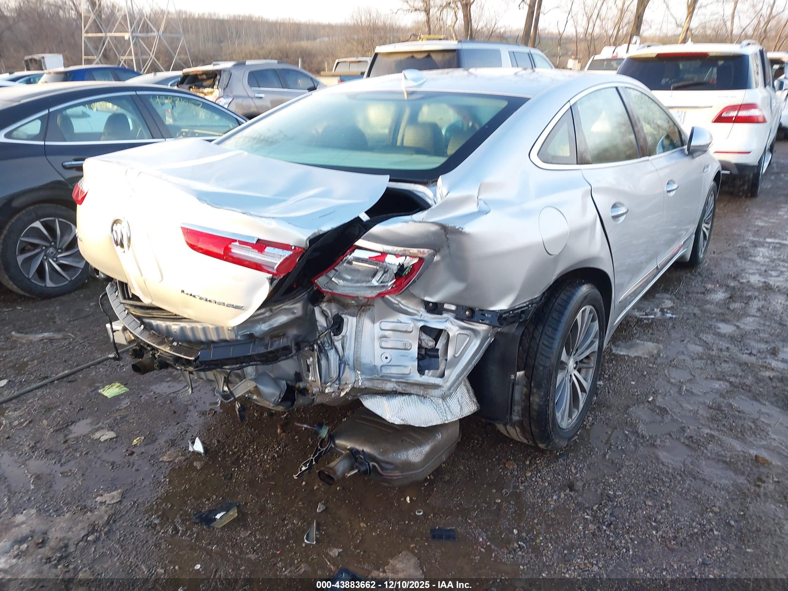 BUICK LACROSSE image 6