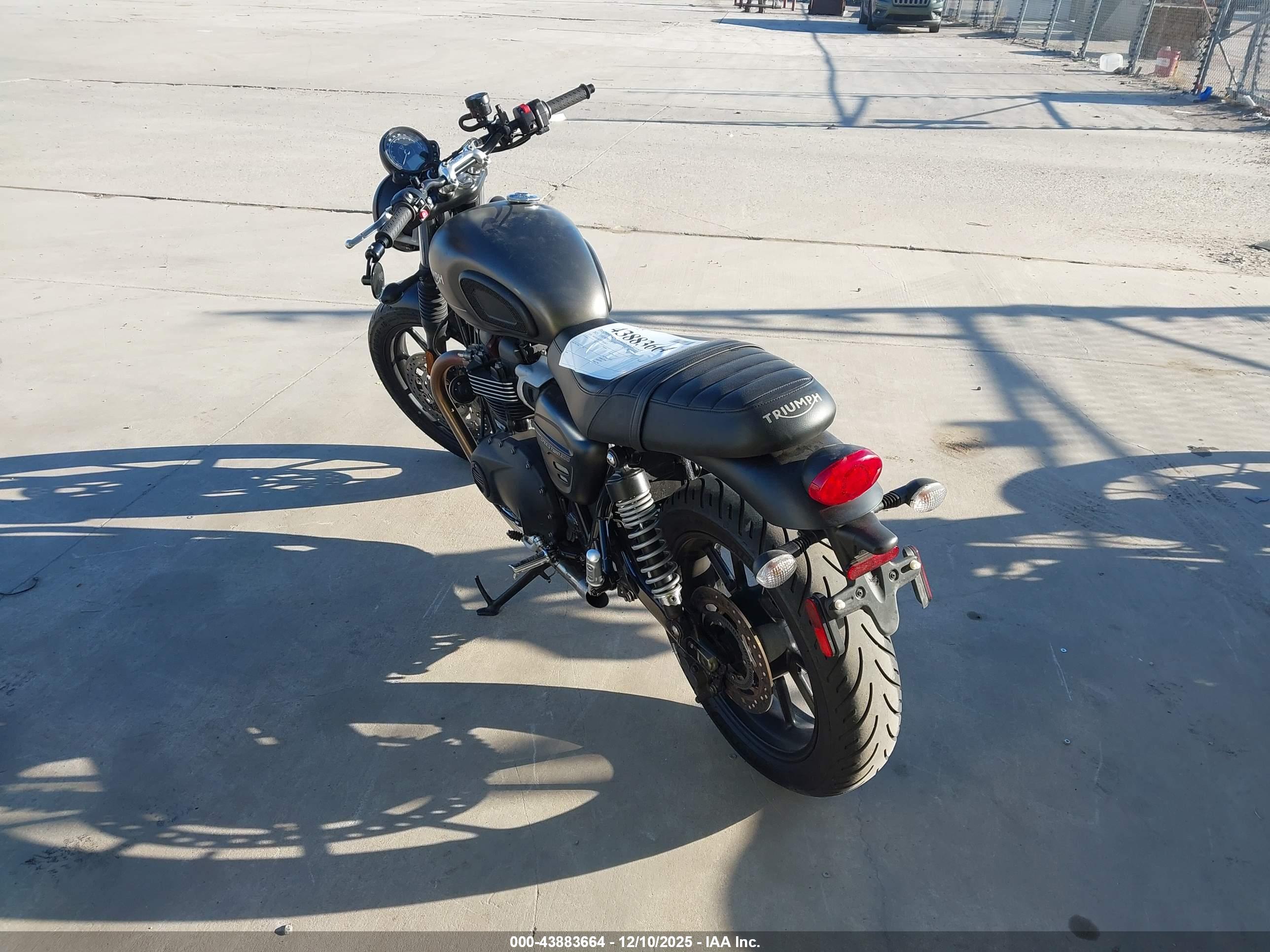 TRIUMPH MOTORCYCLE image 3