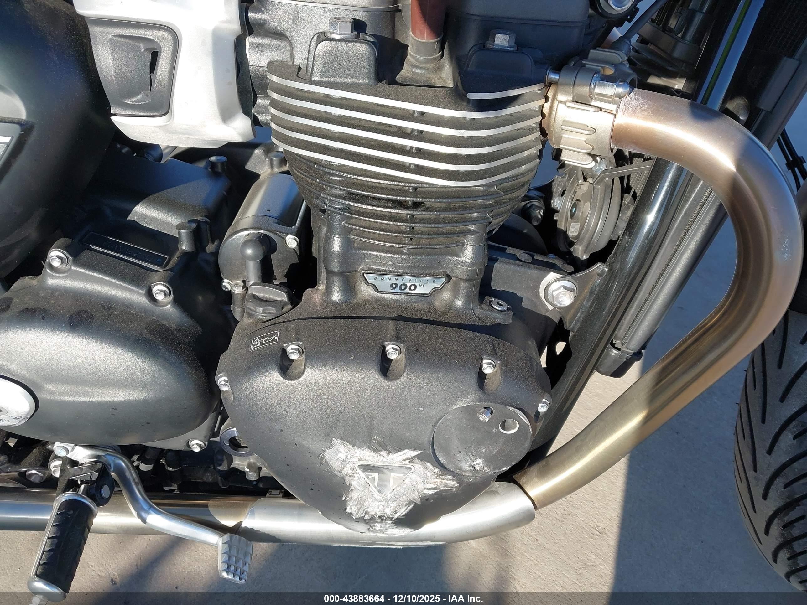 TRIUMPH MOTORCYCLE image 8