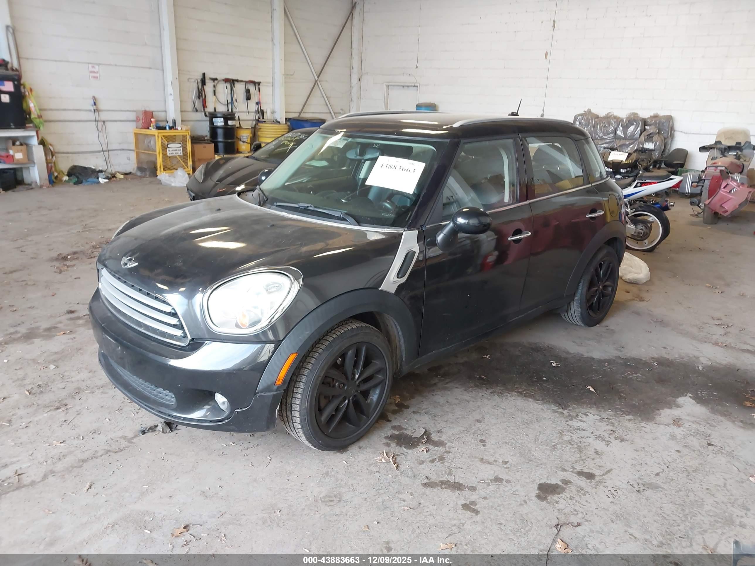 MINI COOPER image 2