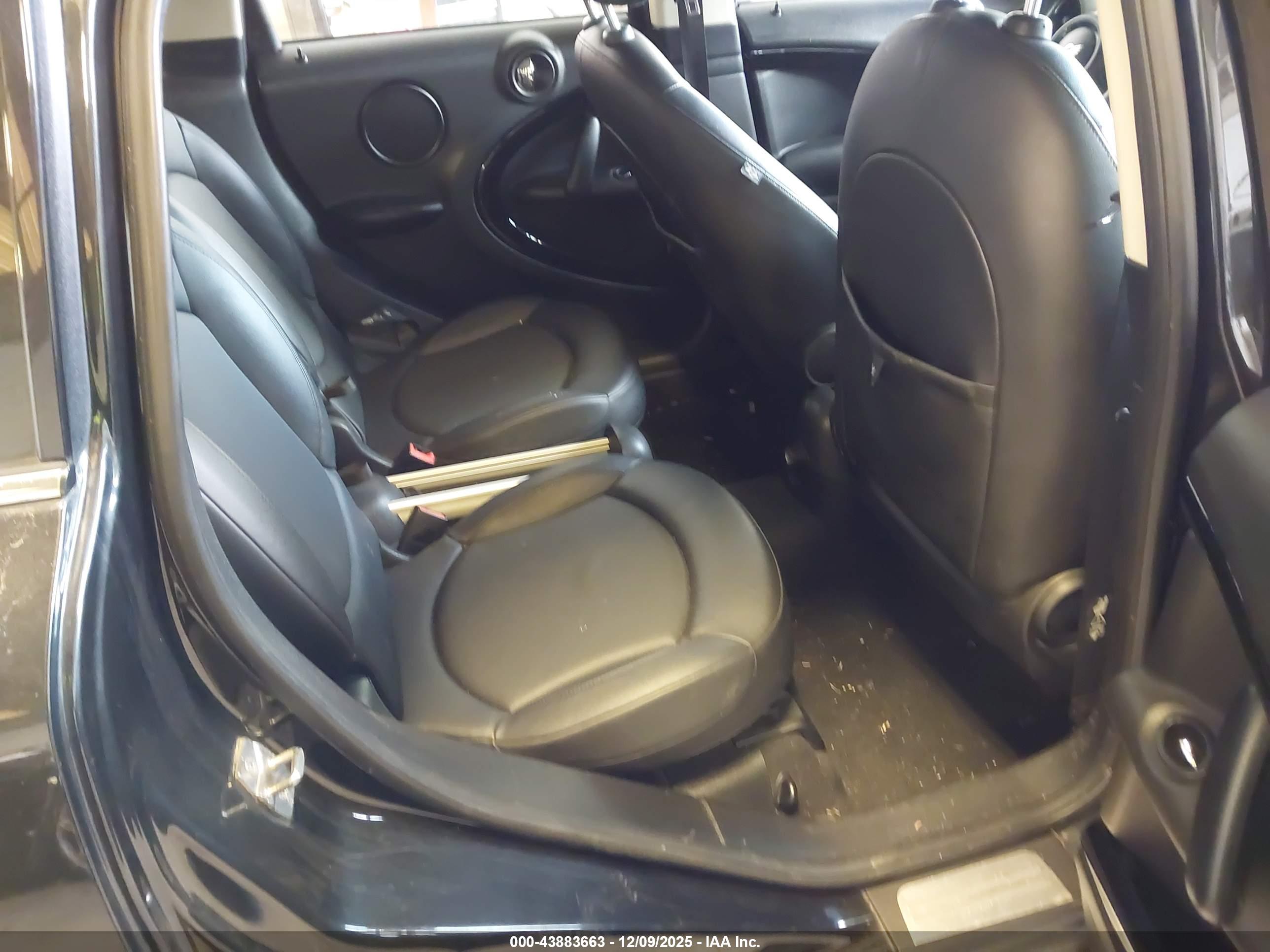 MINI COOPER image 8