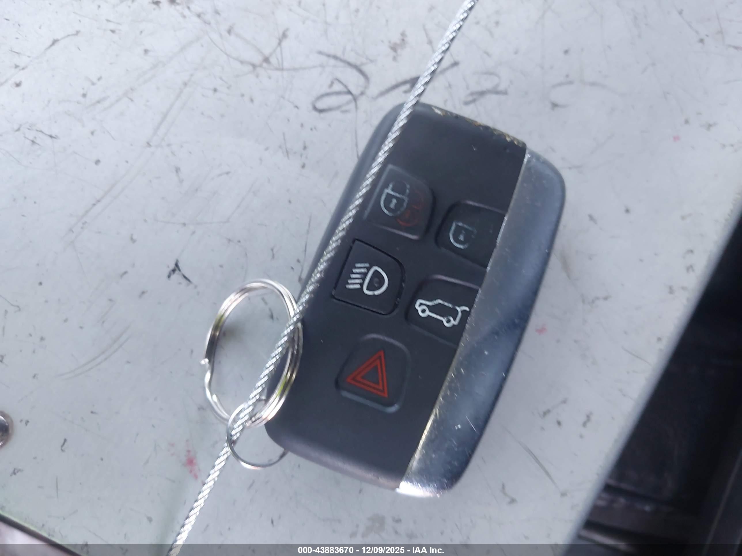 LAND ROVER image 11