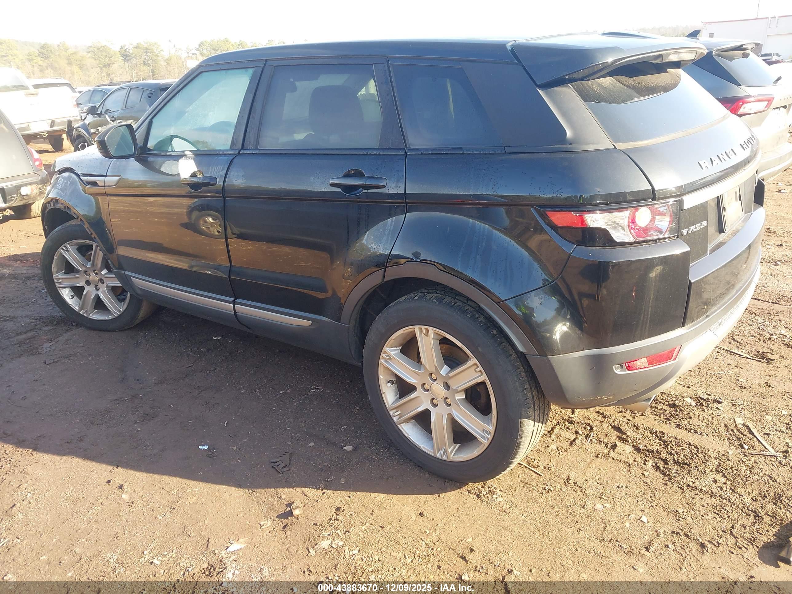 LAND ROVER image 3