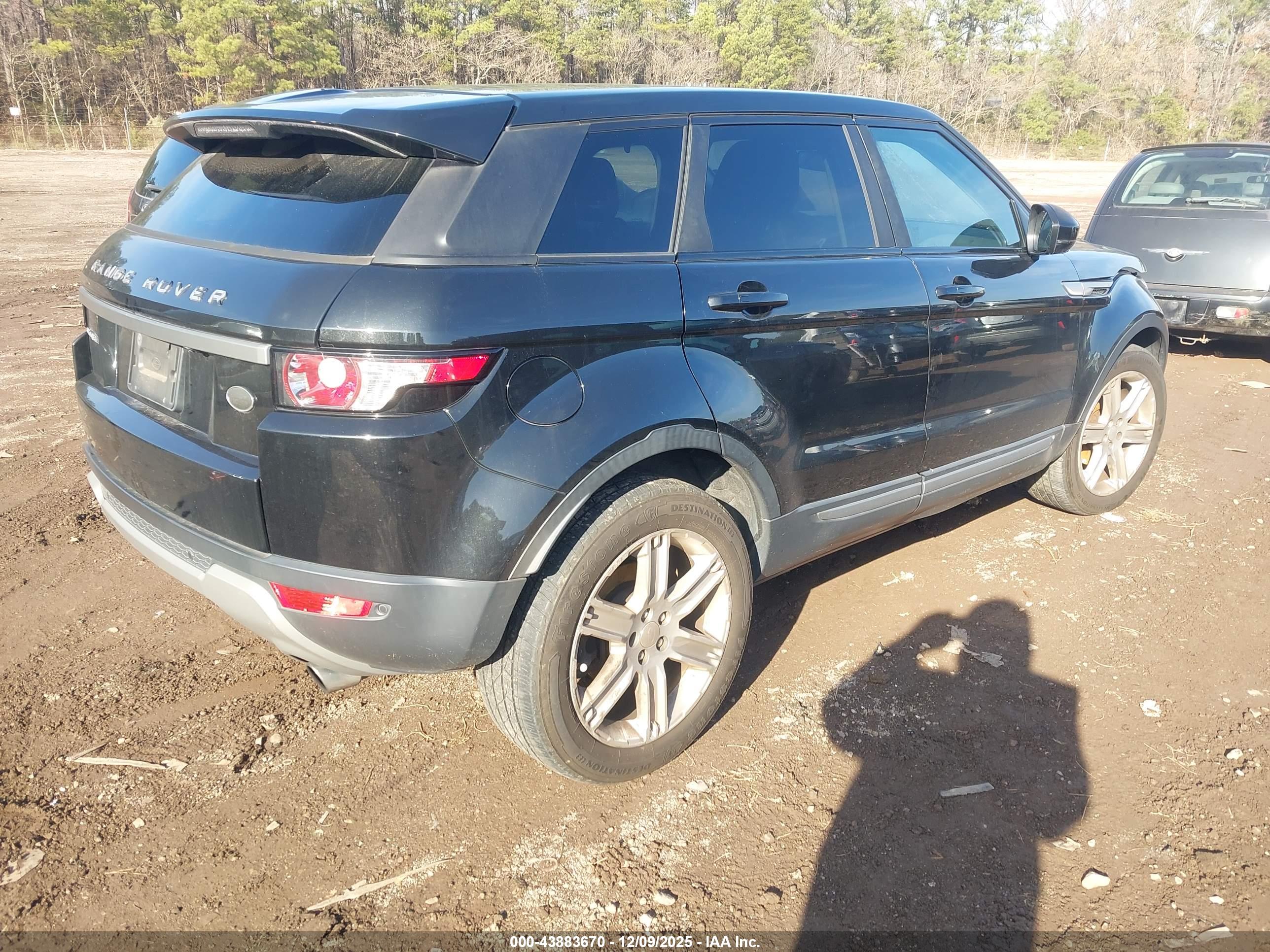 LAND ROVER image 4