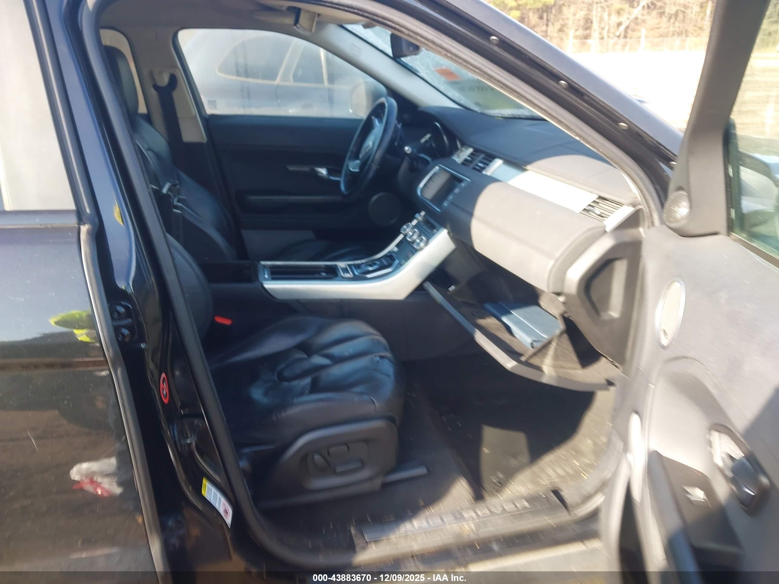 LAND ROVER image 5