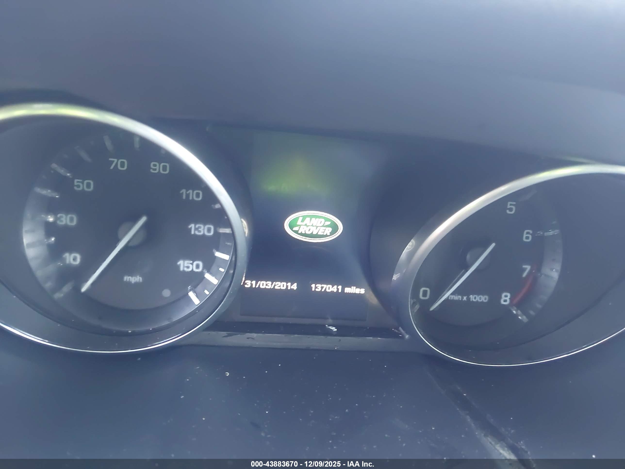 LAND ROVER image 7