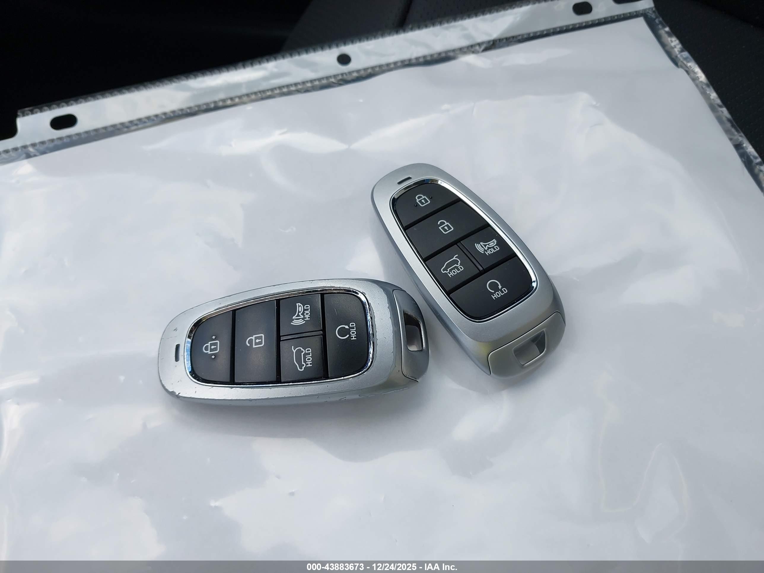 HYUNDAI TUCSON image 11