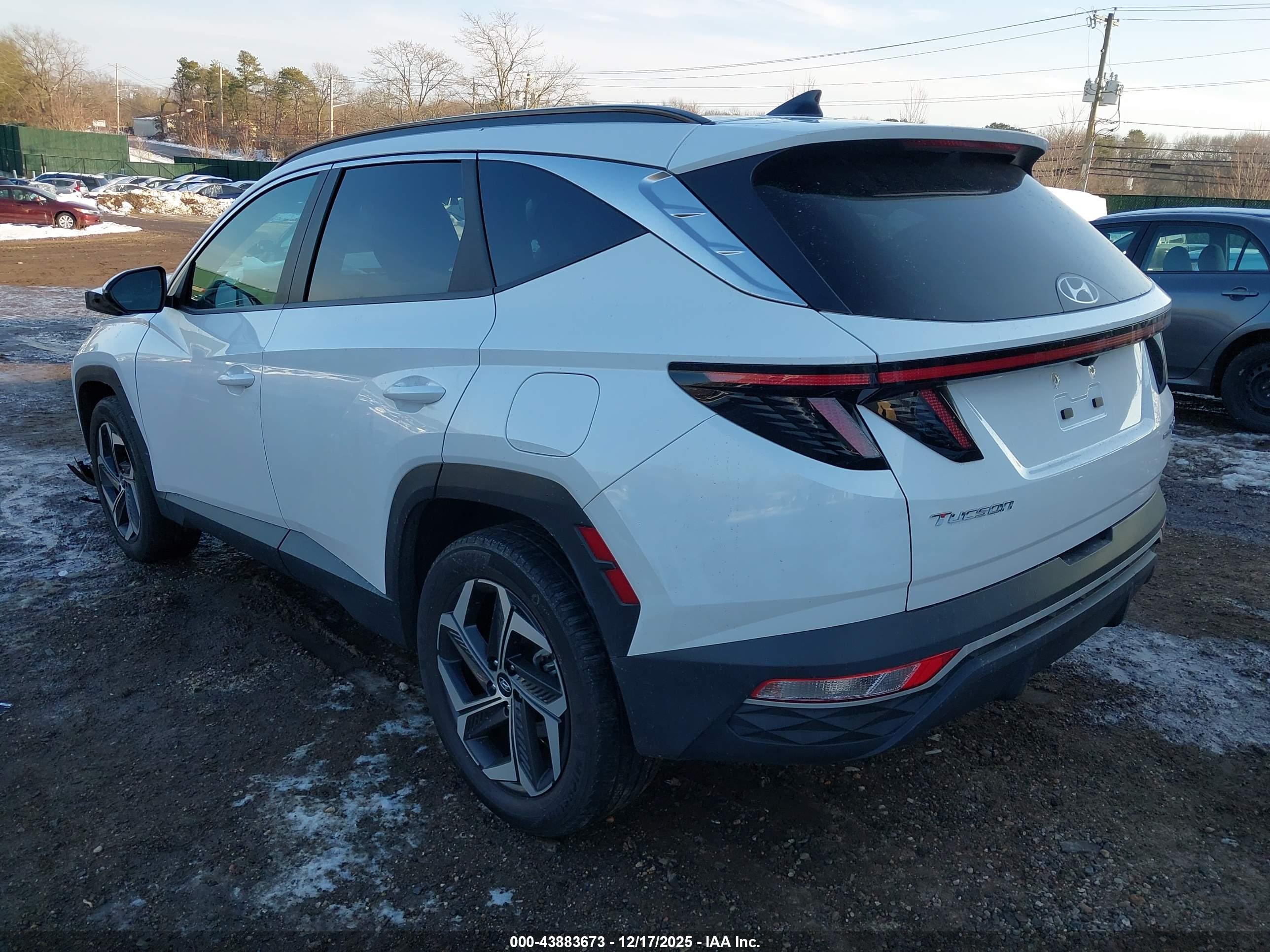 HYUNDAI TUCSON image 3