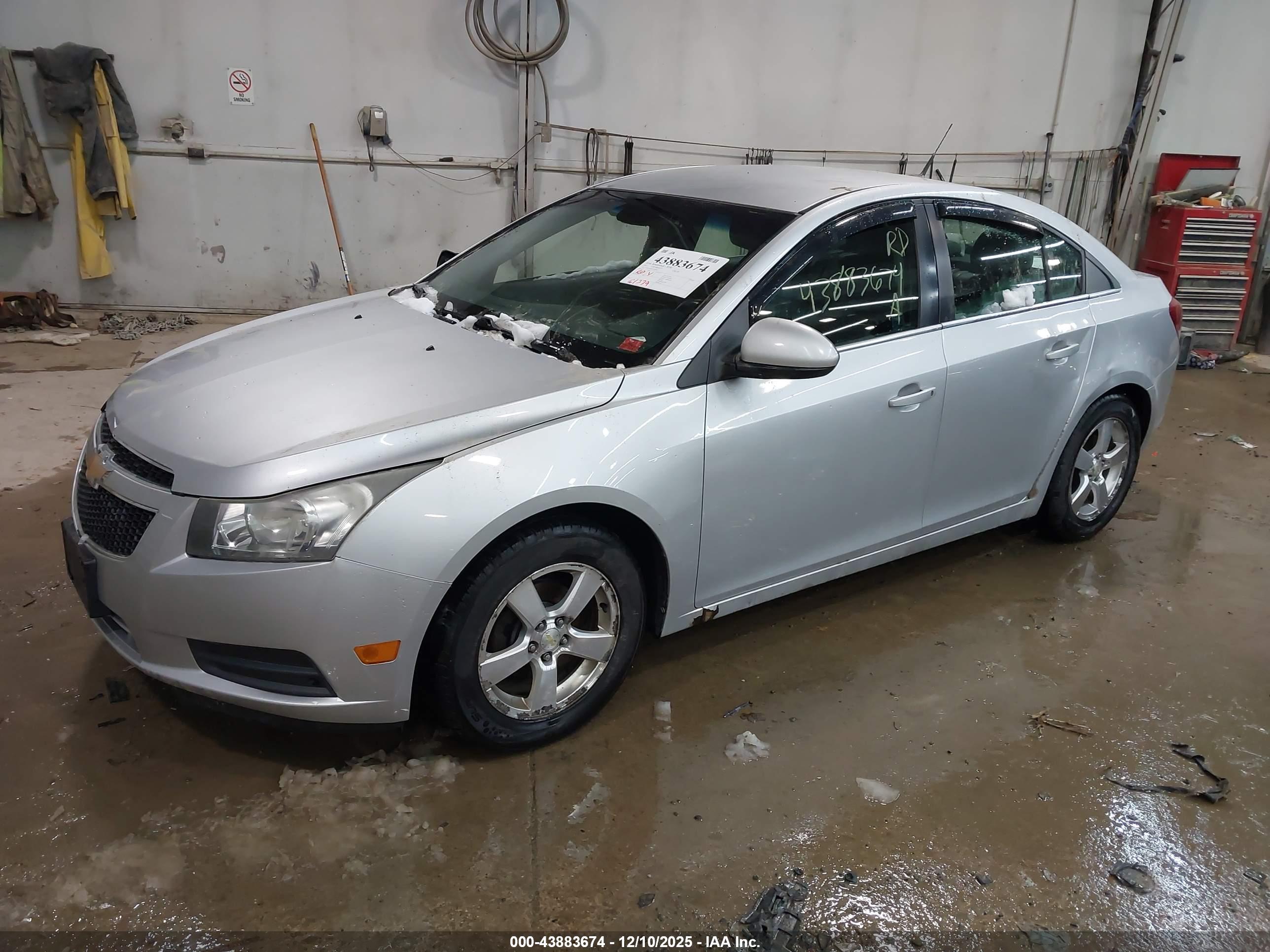 CHEVROLET CRUZE image 2