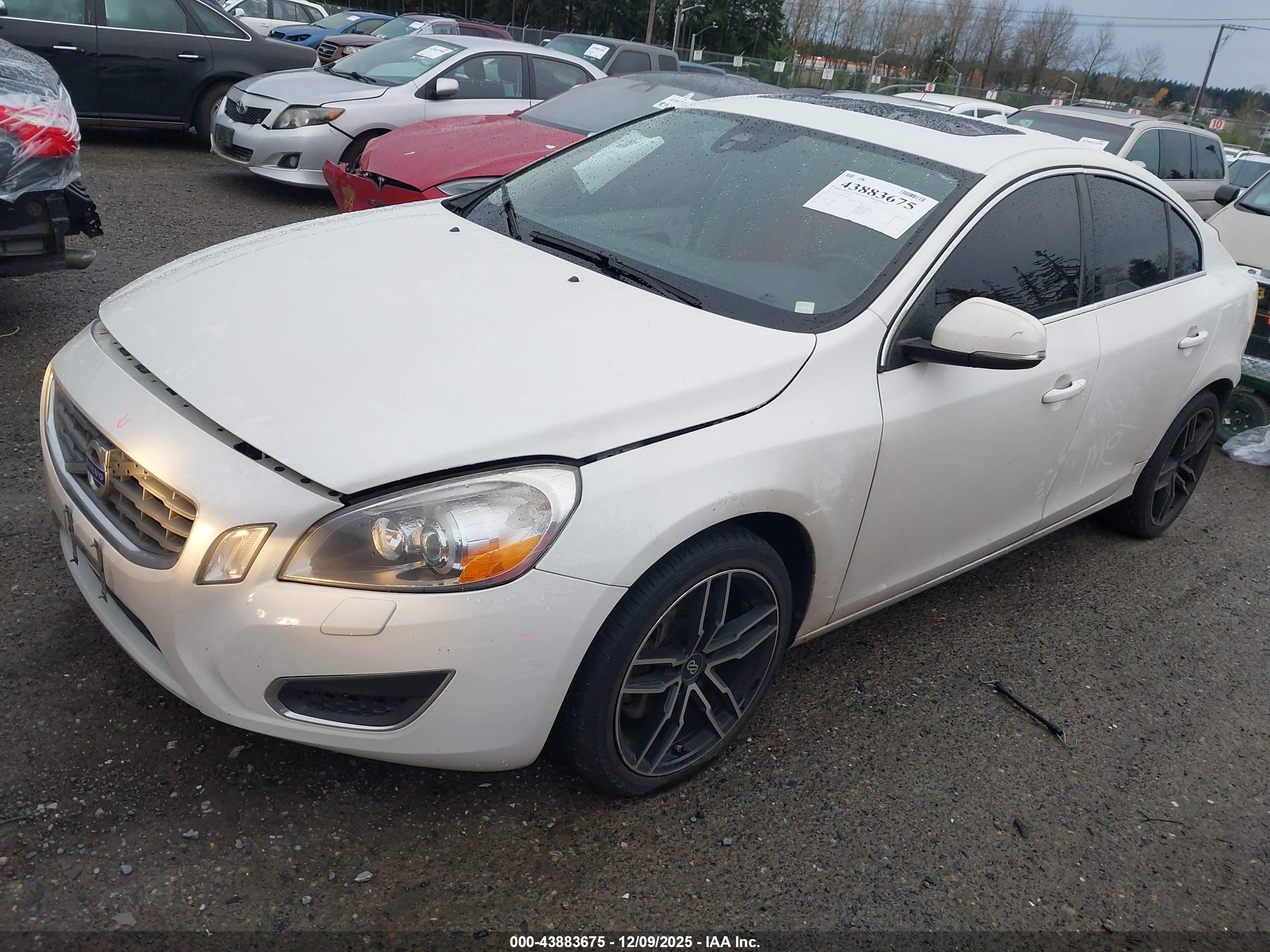 VOLVO S60 image 2