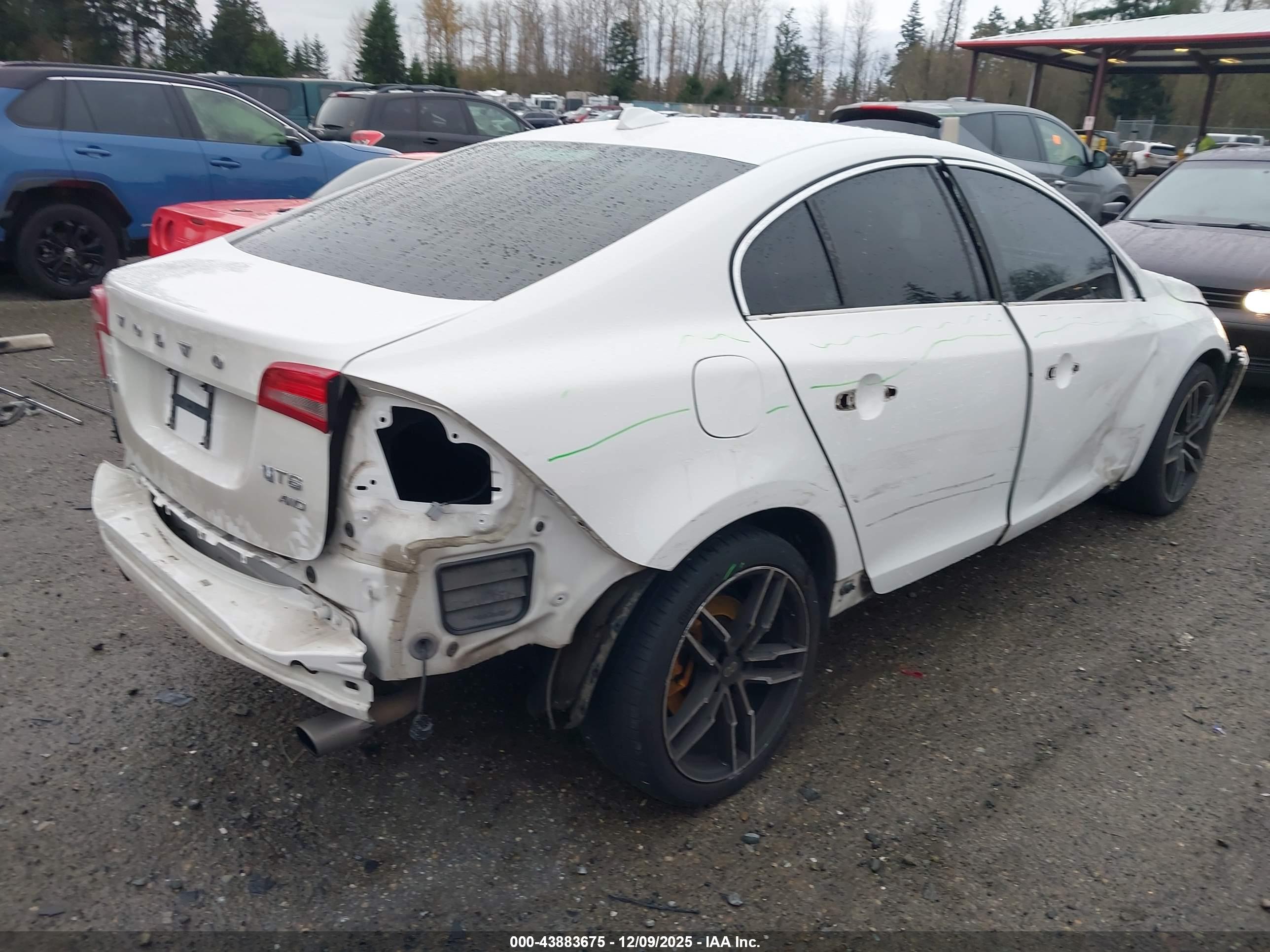 VOLVO S60 image 4