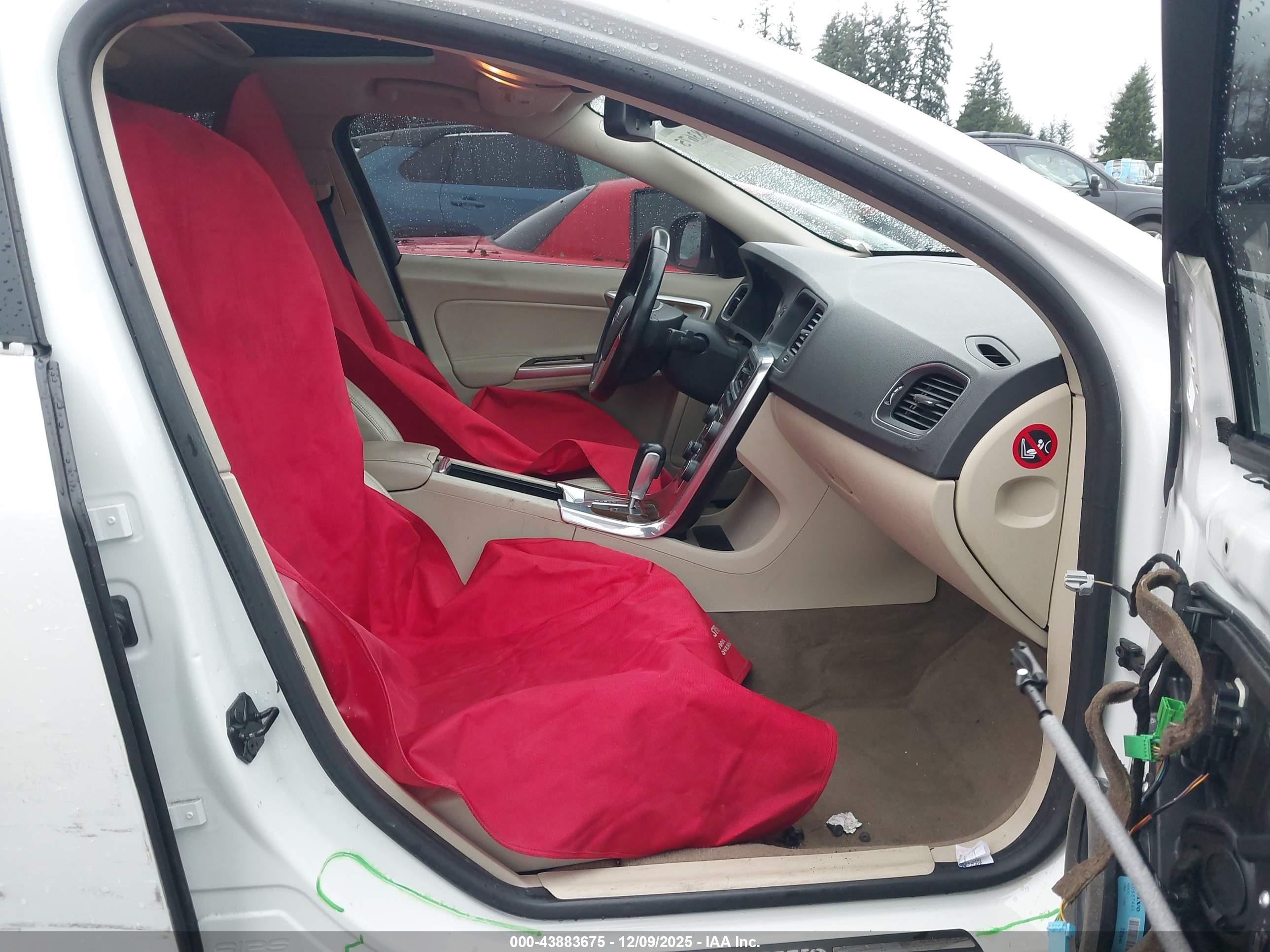 VOLVO S60 image 5