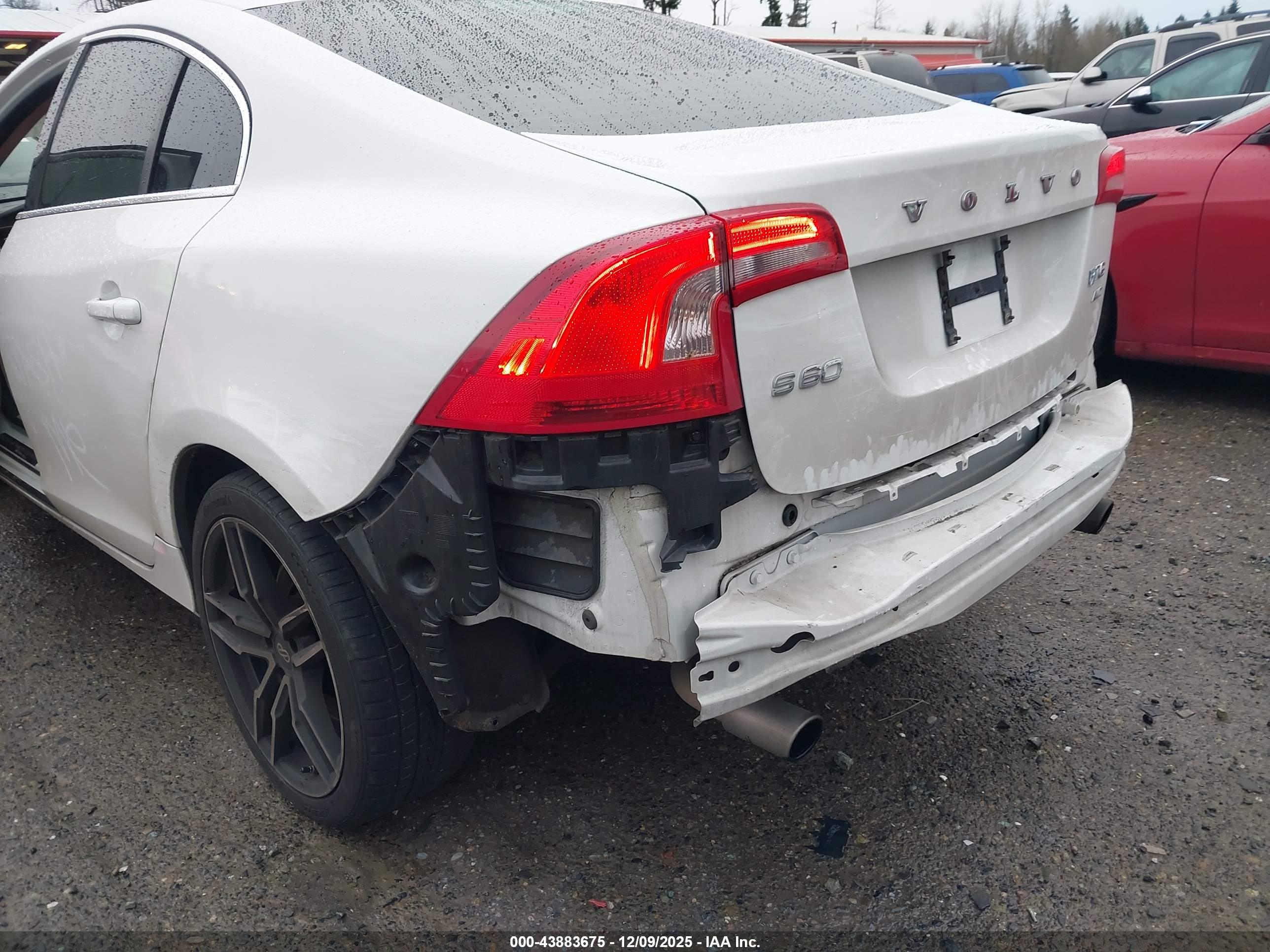 VOLVO S60 image 6