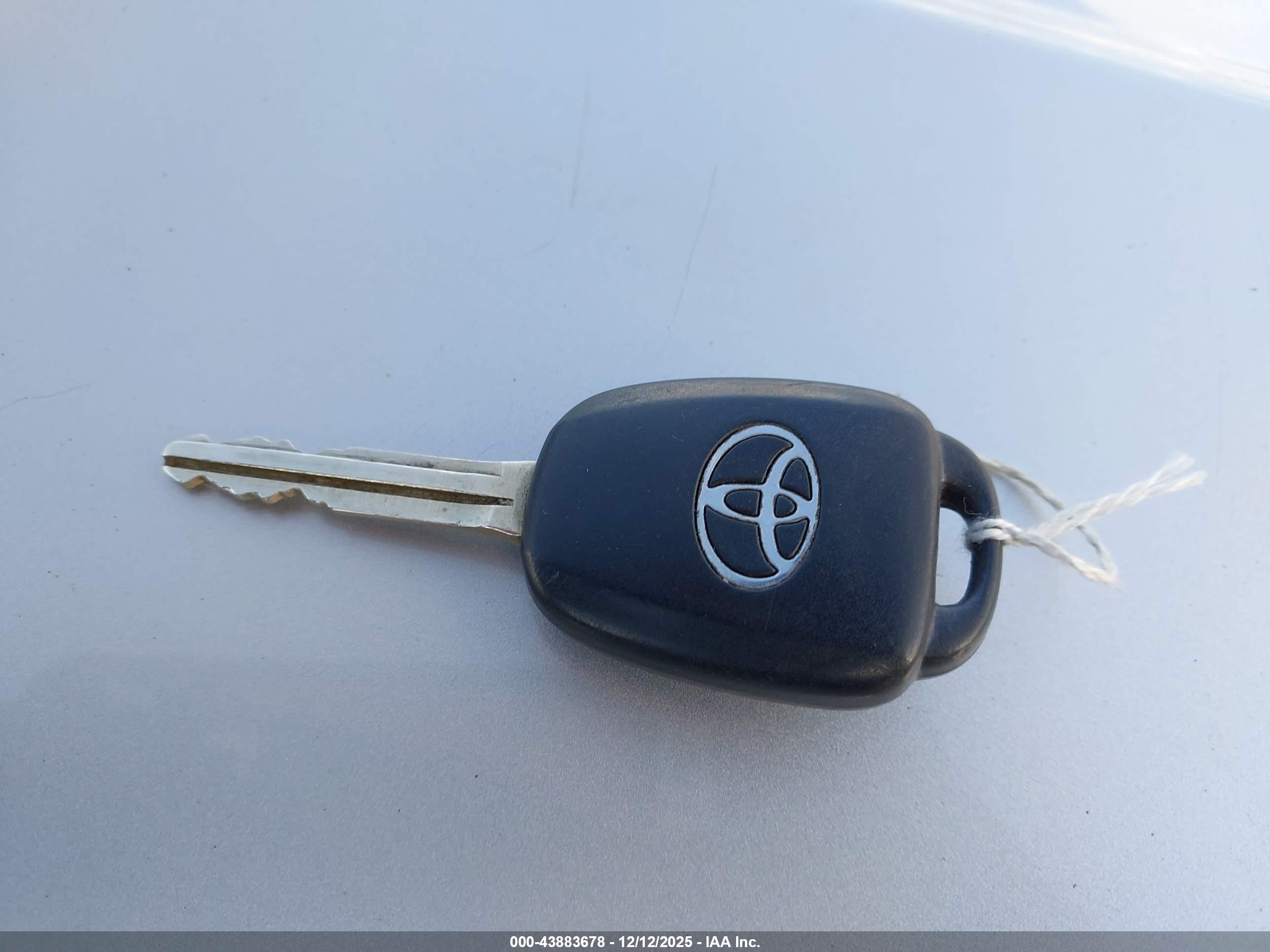 TOYOTA COROLLA image 11