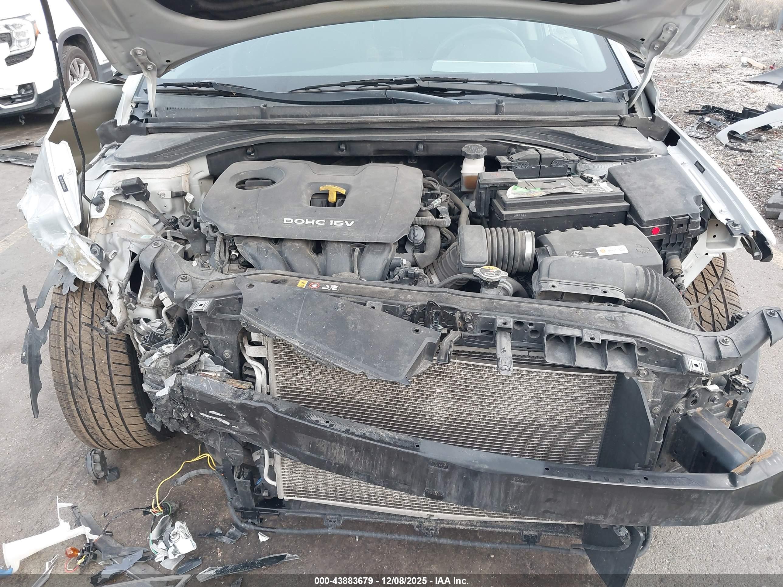 HYUNDAI ELANTRA image 10