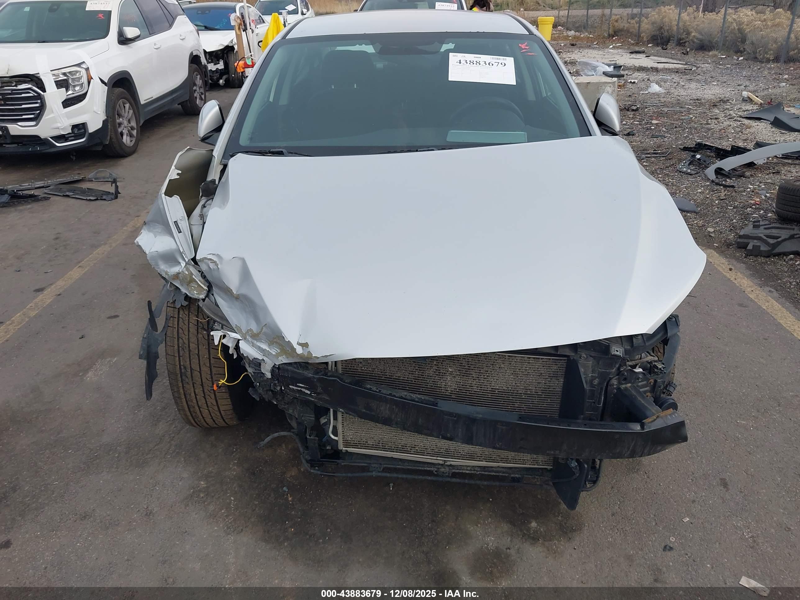 HYUNDAI ELANTRA image 6