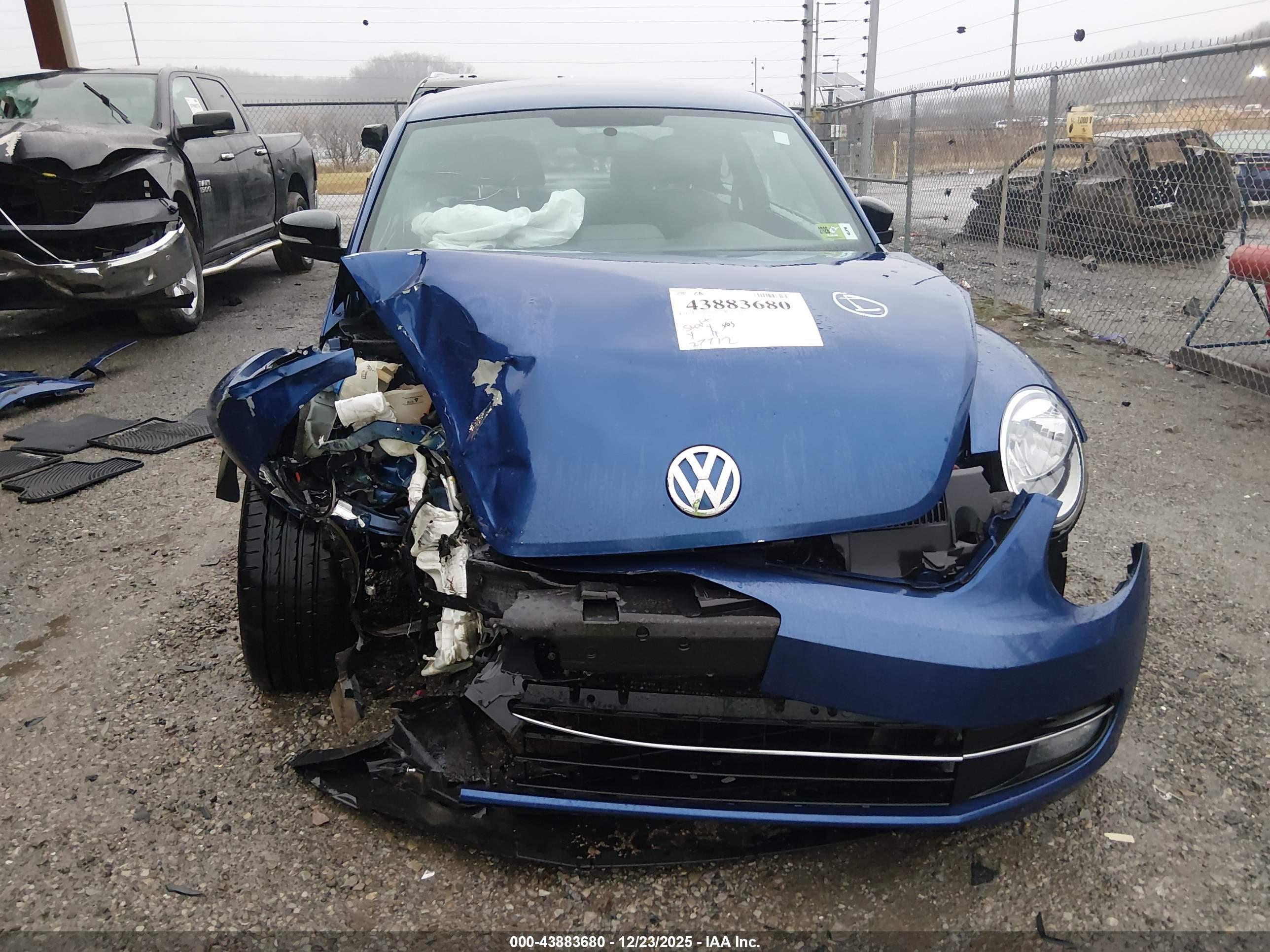 VOLKSWAGEN BEETLE image 6