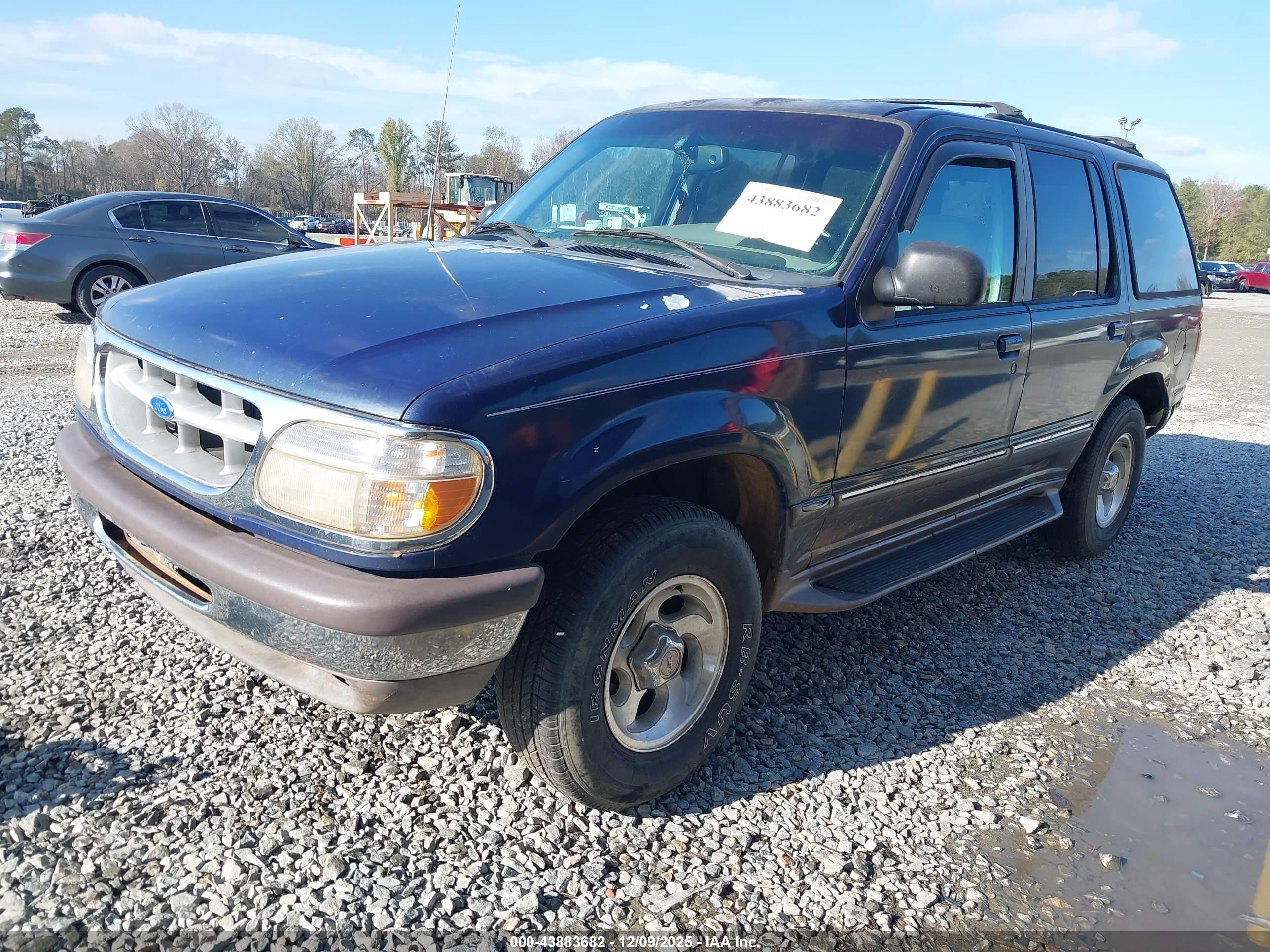 FORD EXPLORER image 2