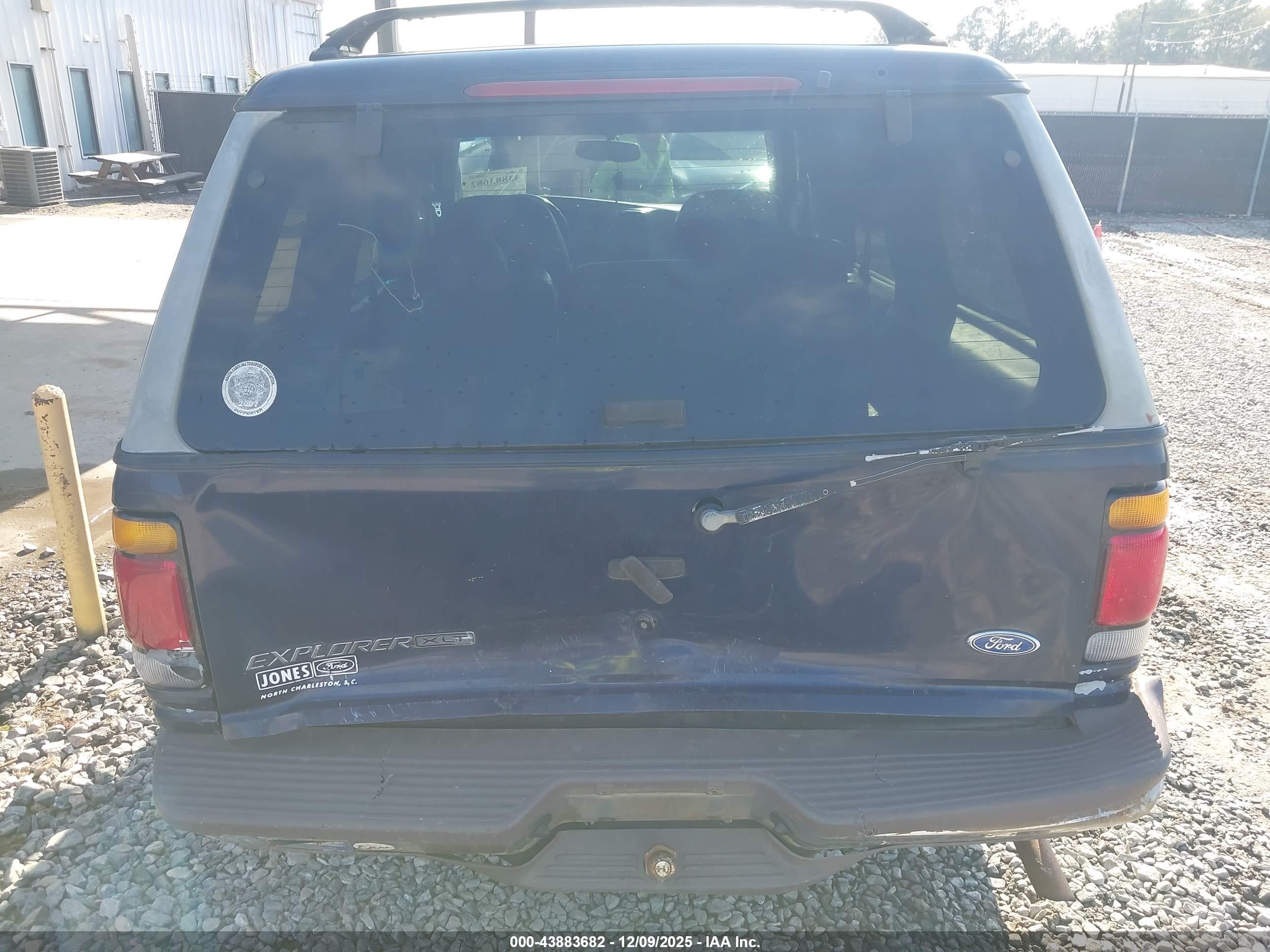 FORD EXPLORER image 6