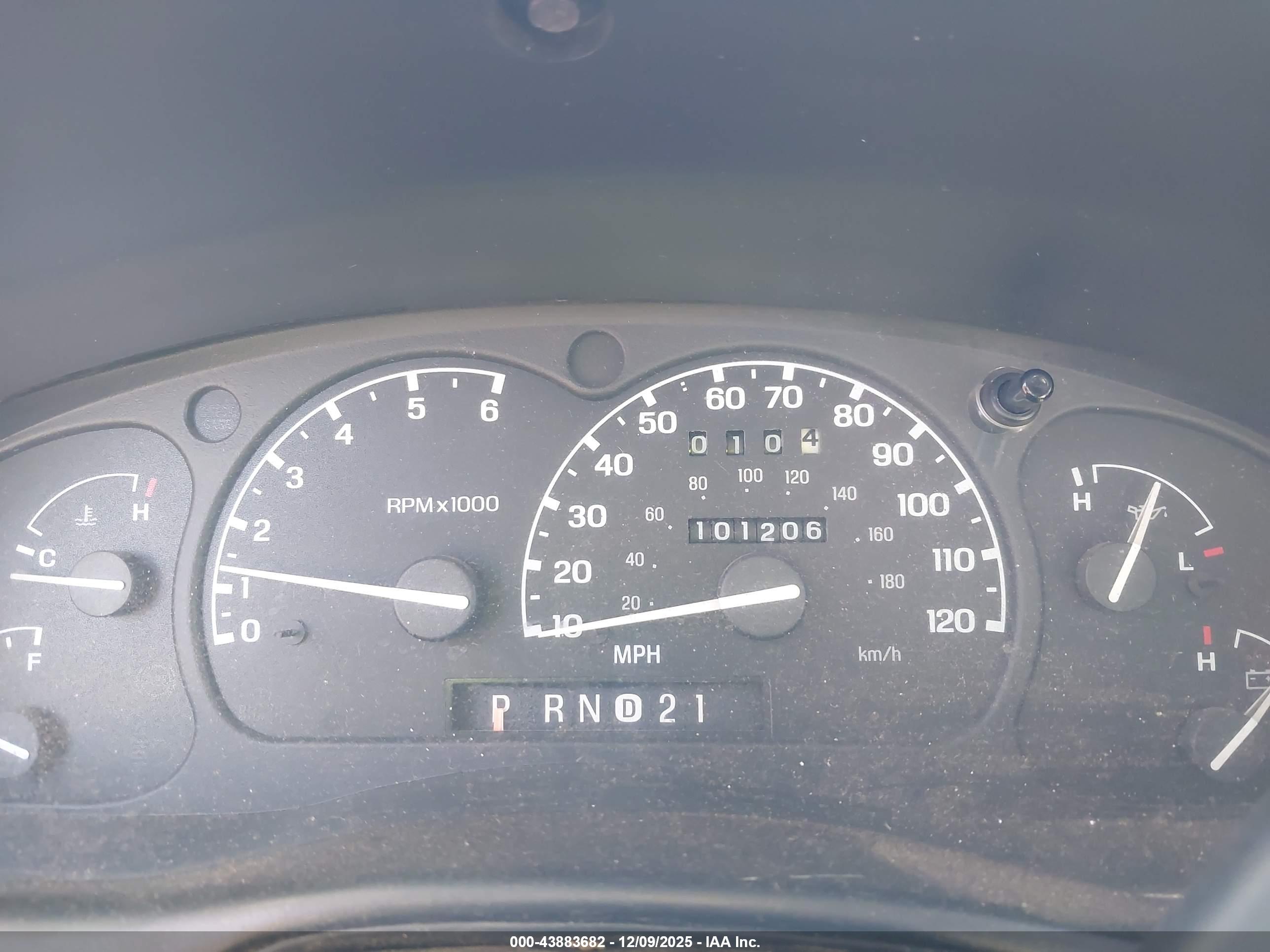 FORD EXPLORER image 7
