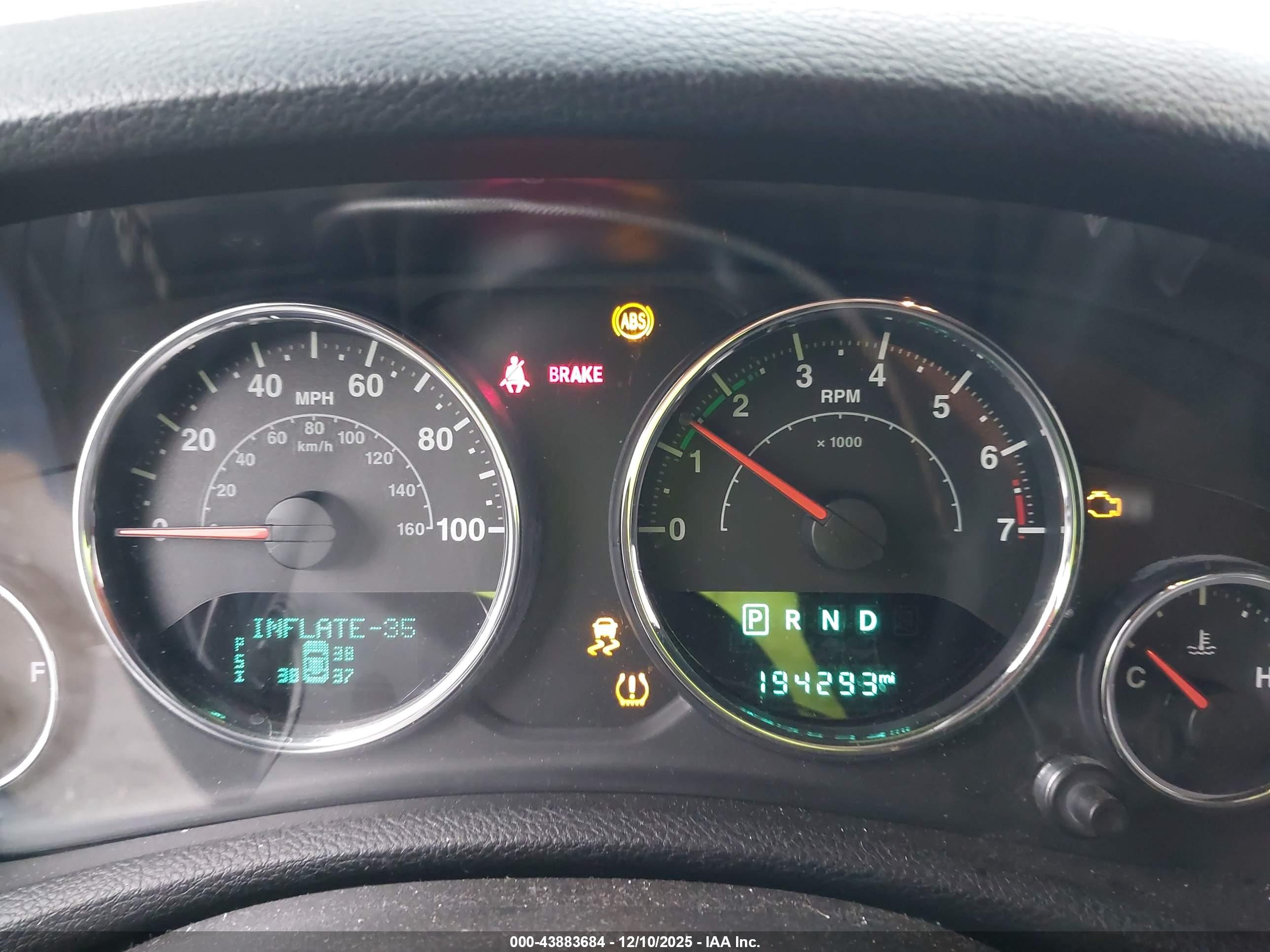 JEEP WRANGLER image 7