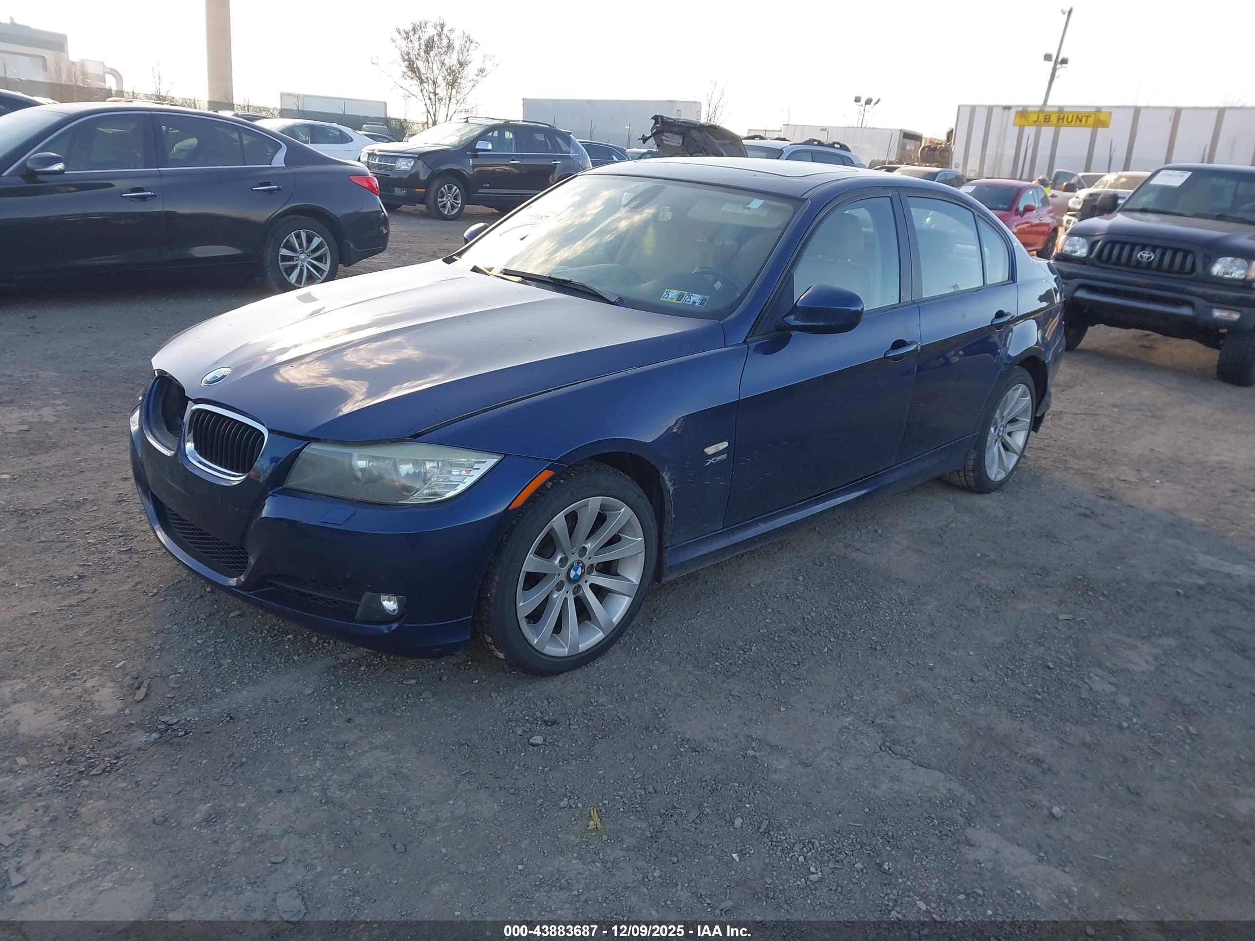BMW 328I image 2