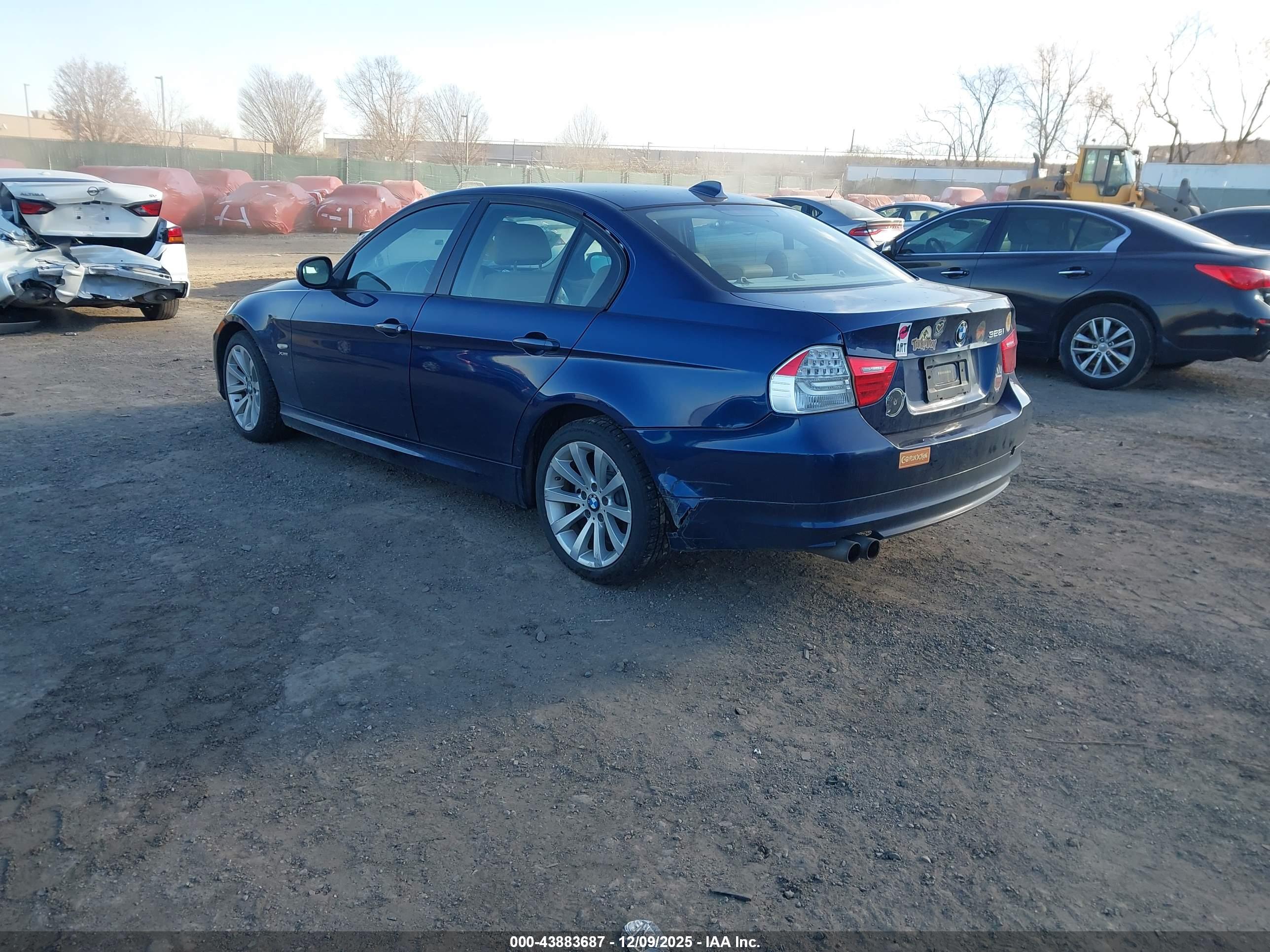 BMW 328I image 3