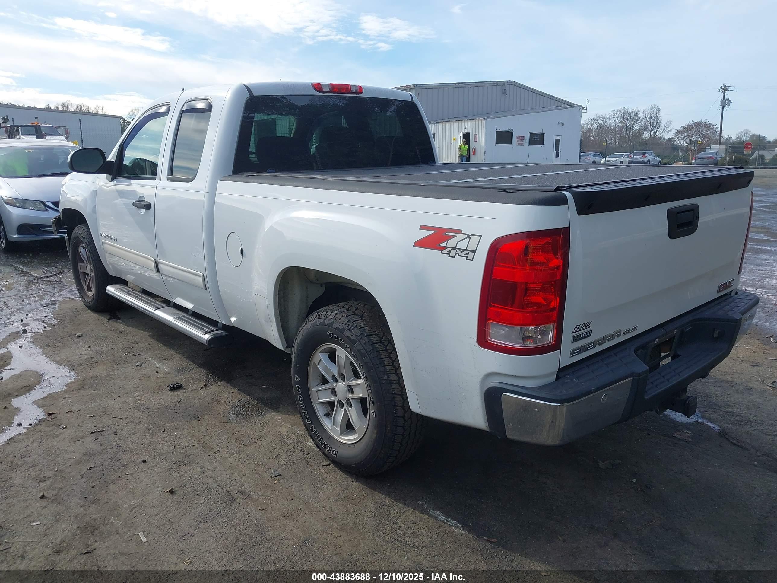 GMC SIERRA image 3