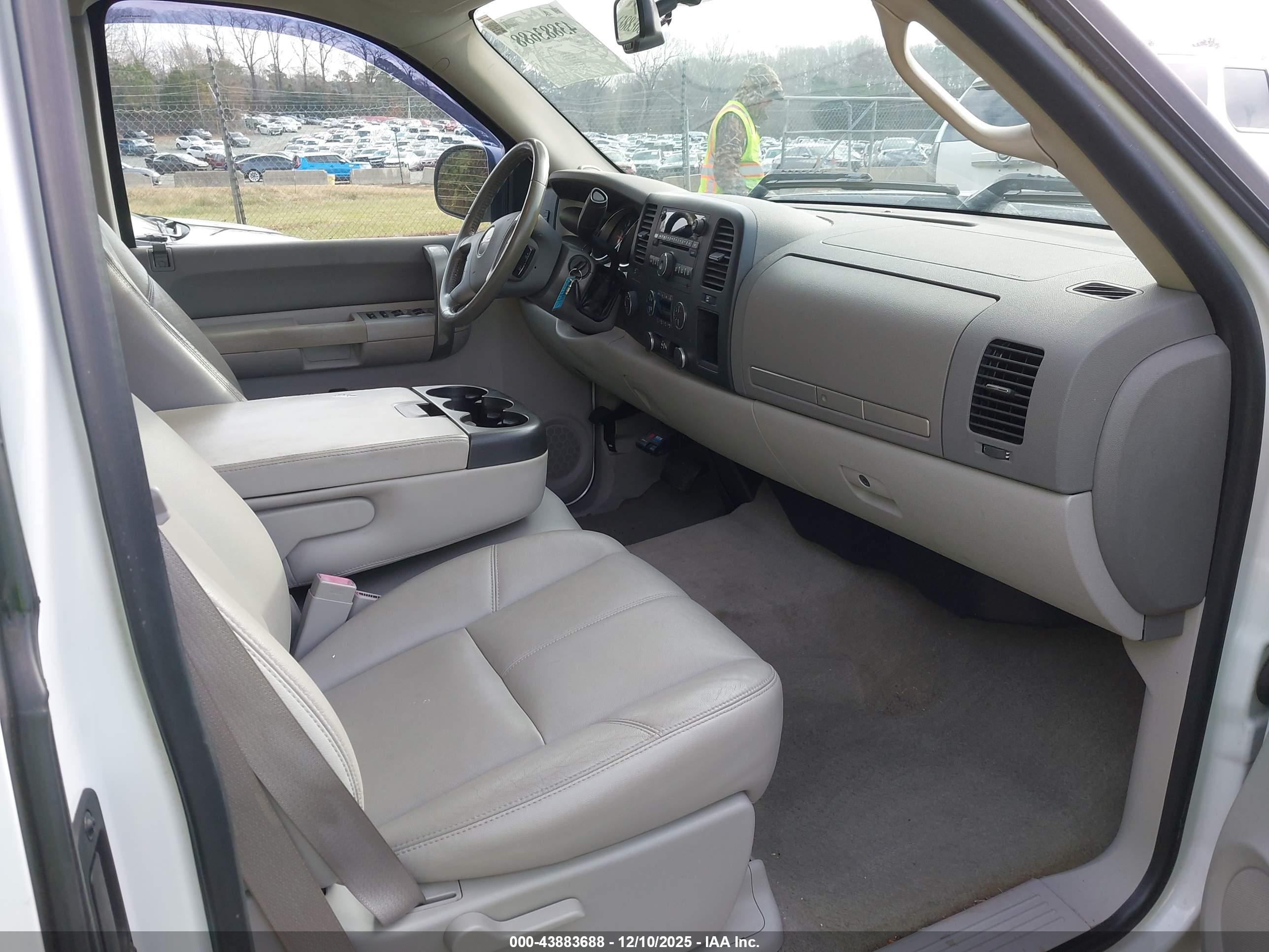 GMC SIERRA image 5