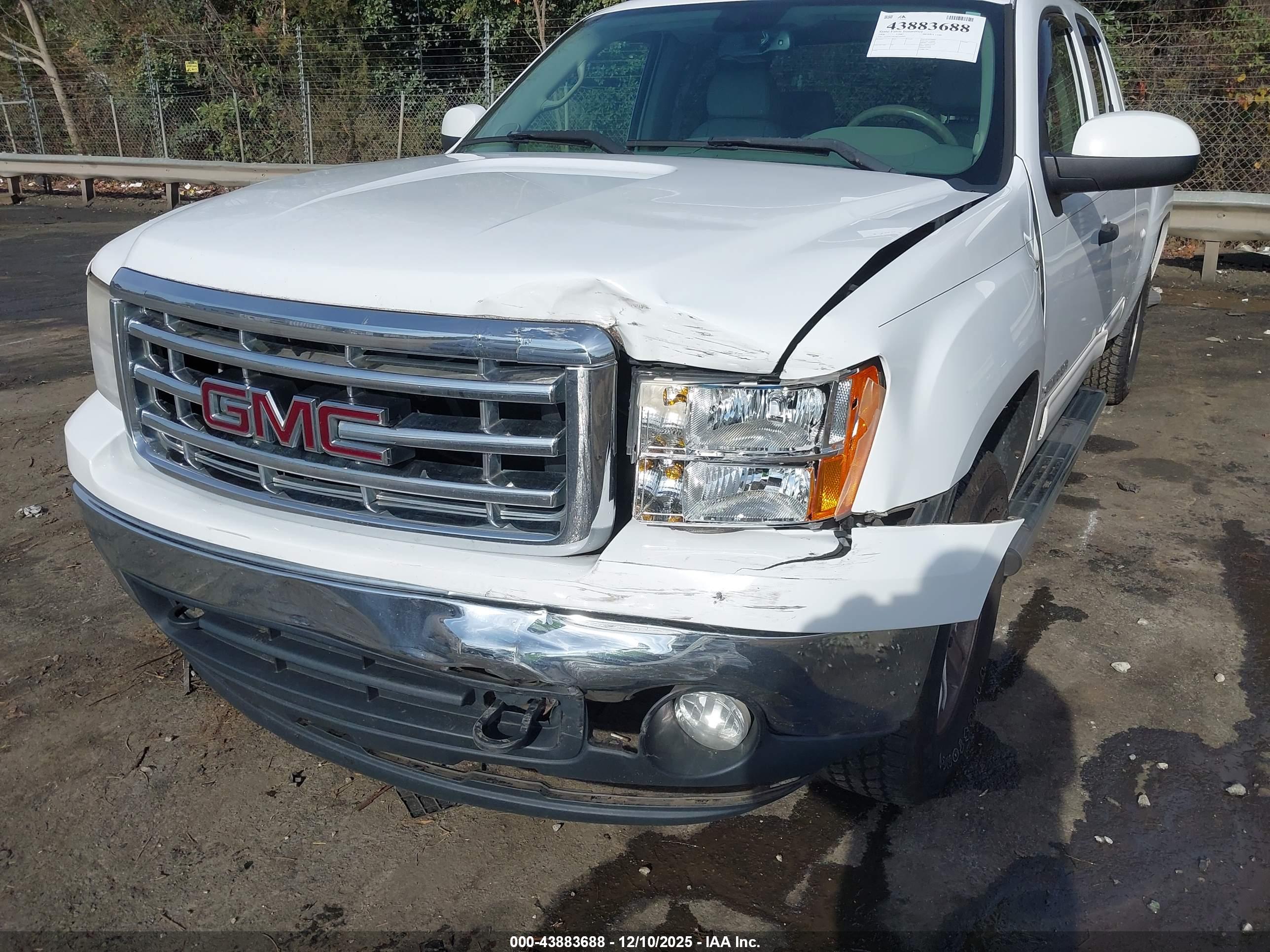 GMC SIERRA image 6