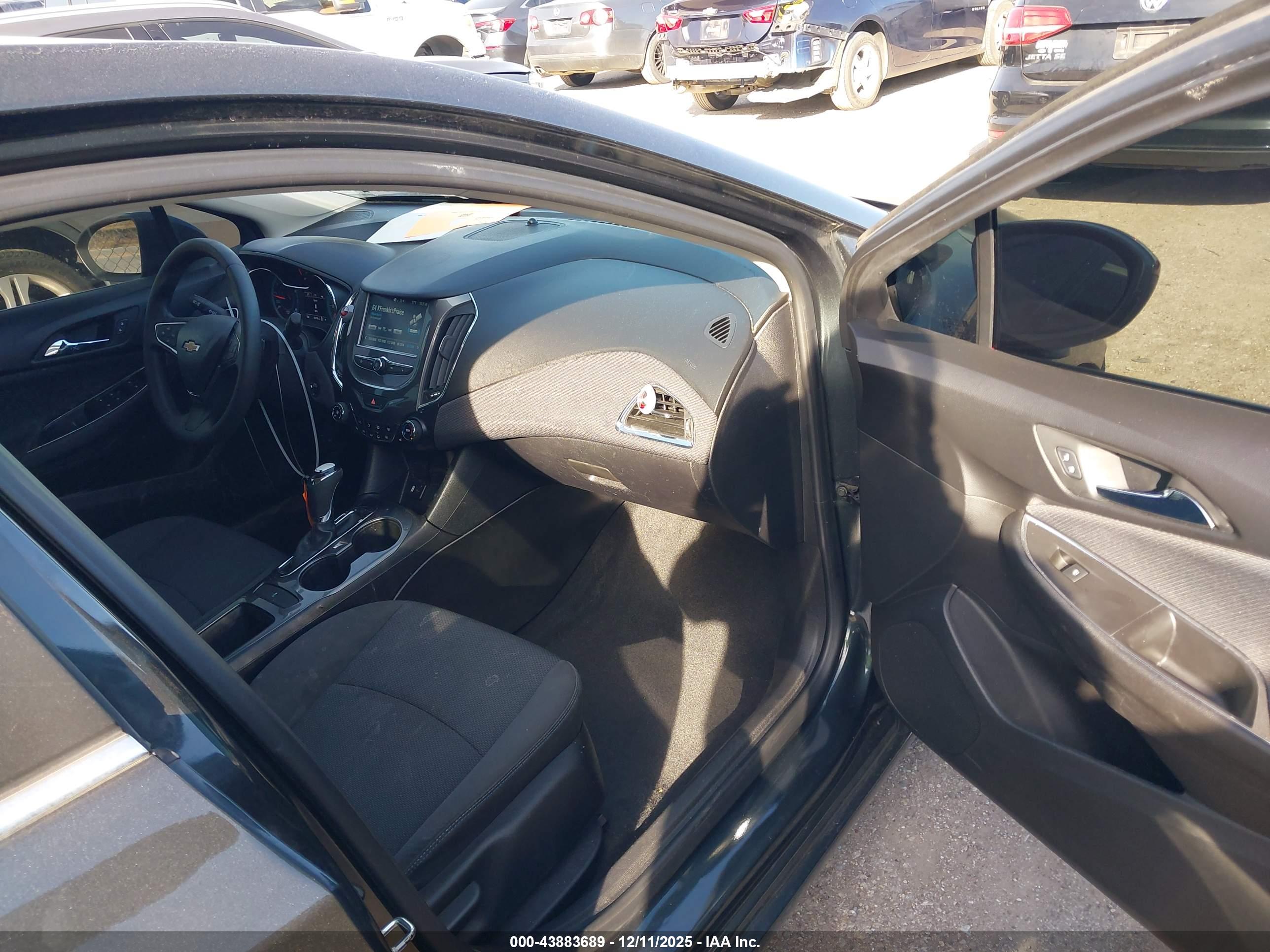 CHEVROLET CRUZE image 5