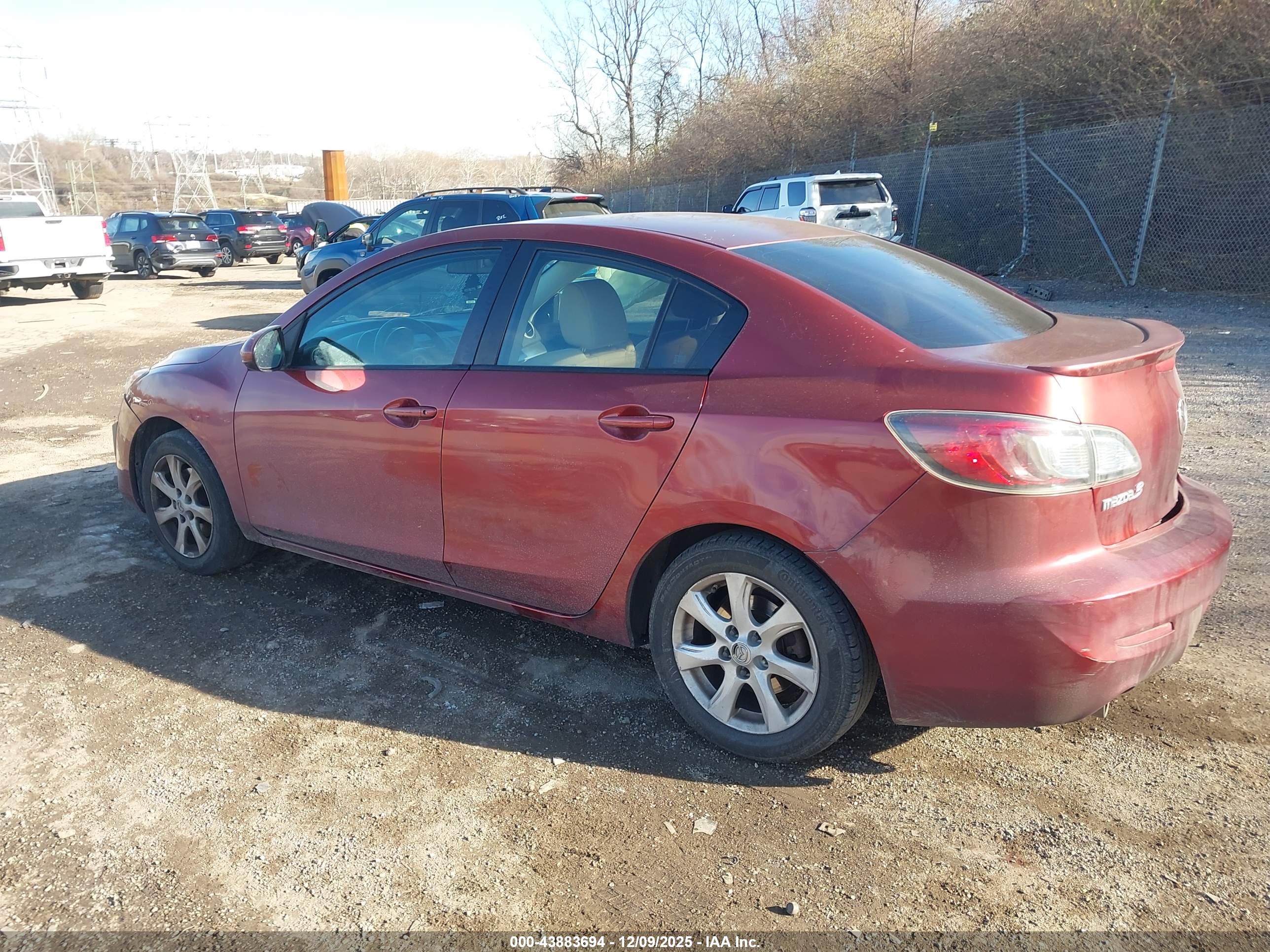 MAZDA MAZDA3 image 3