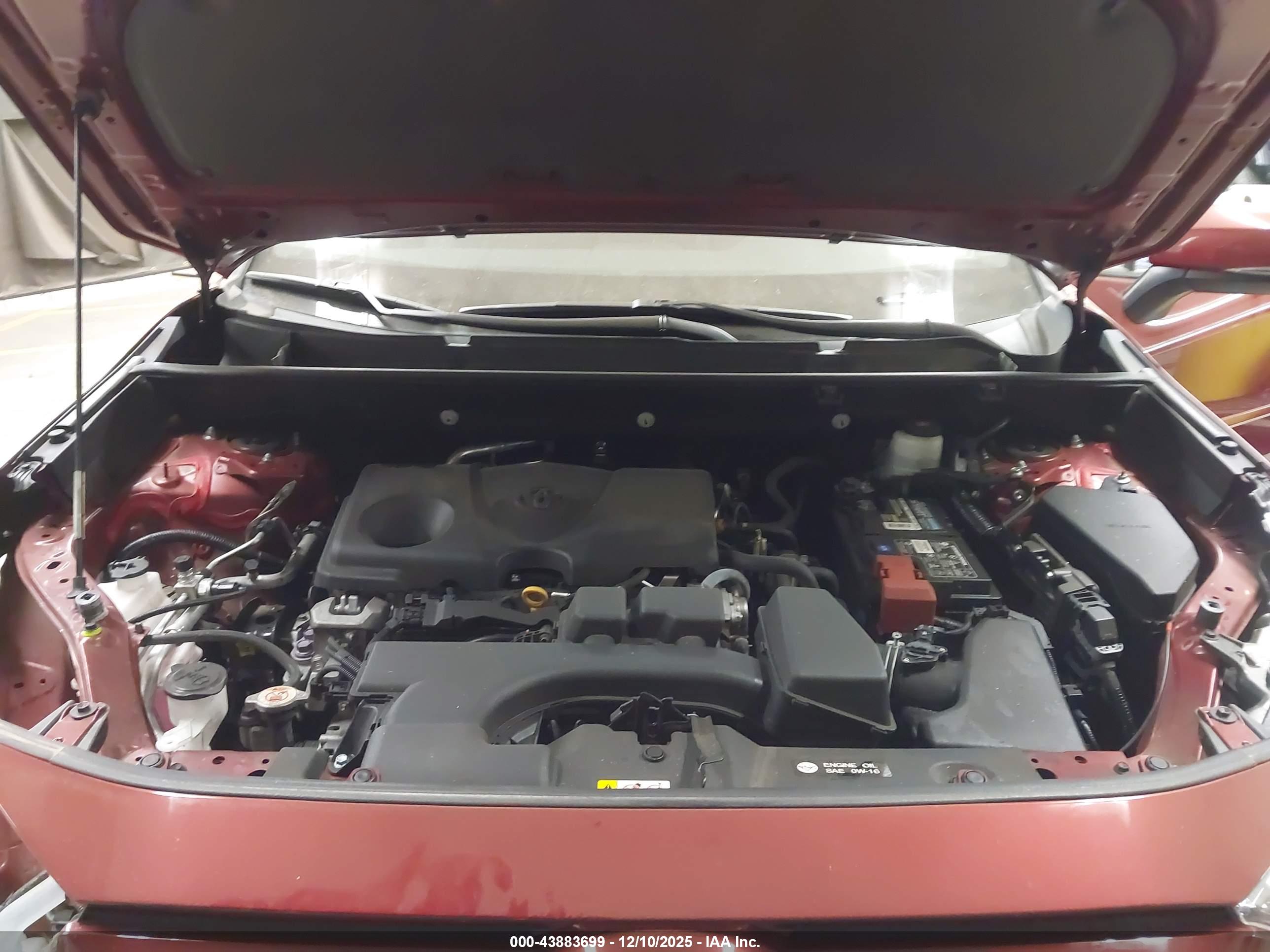 TOYOTA RAV4 image 10