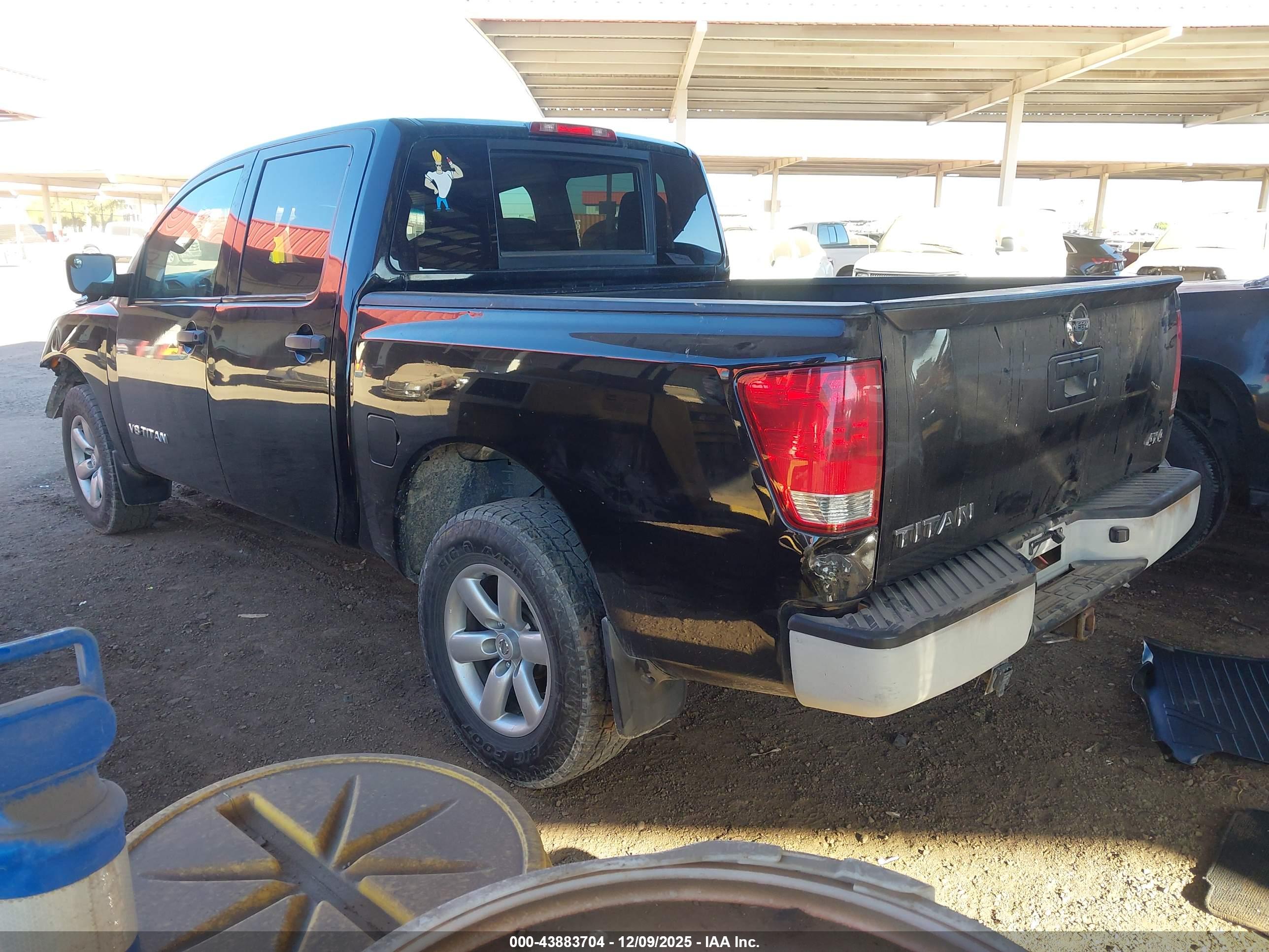 NISSAN TITAN image 3
