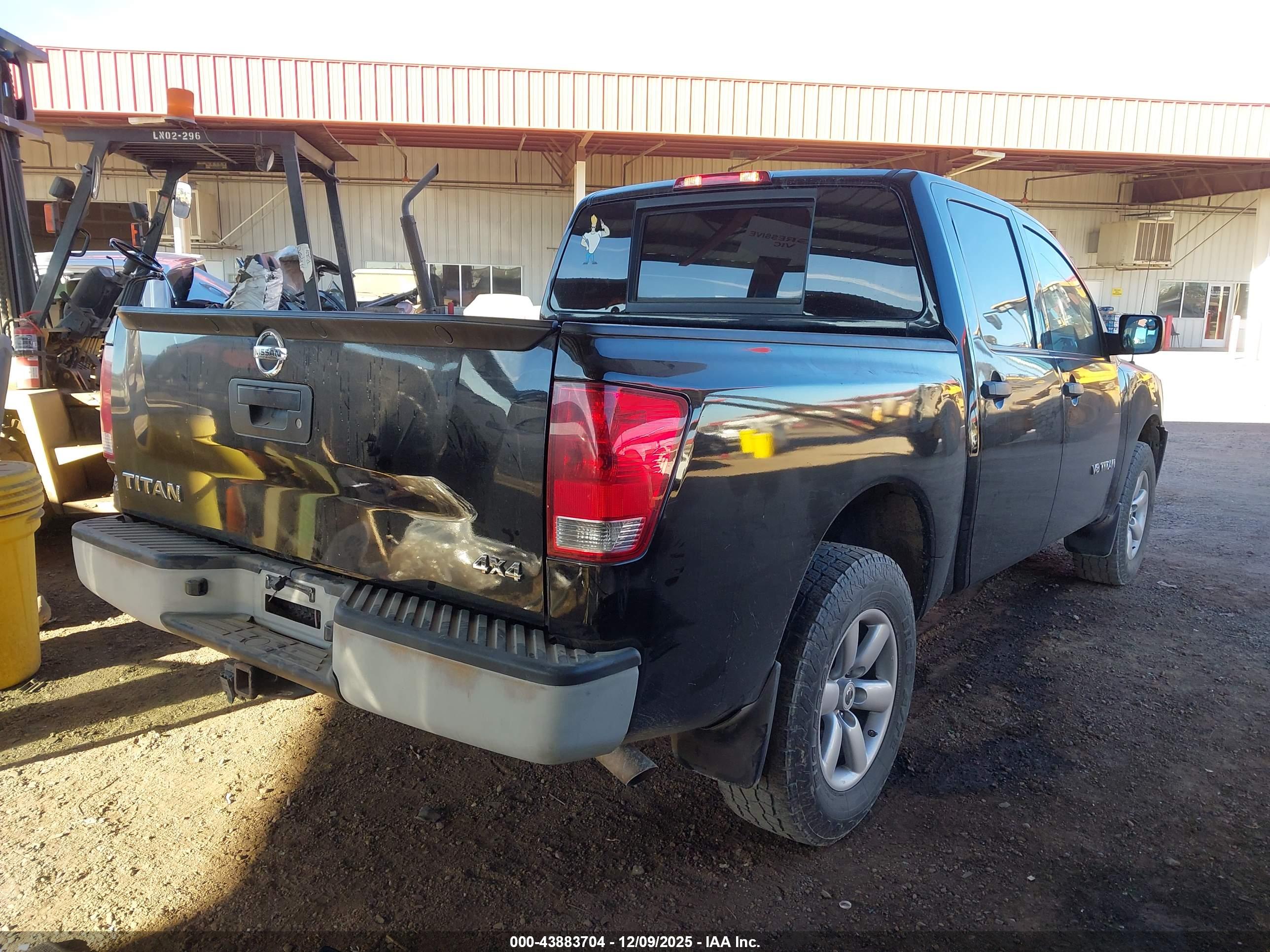 NISSAN TITAN image 4
