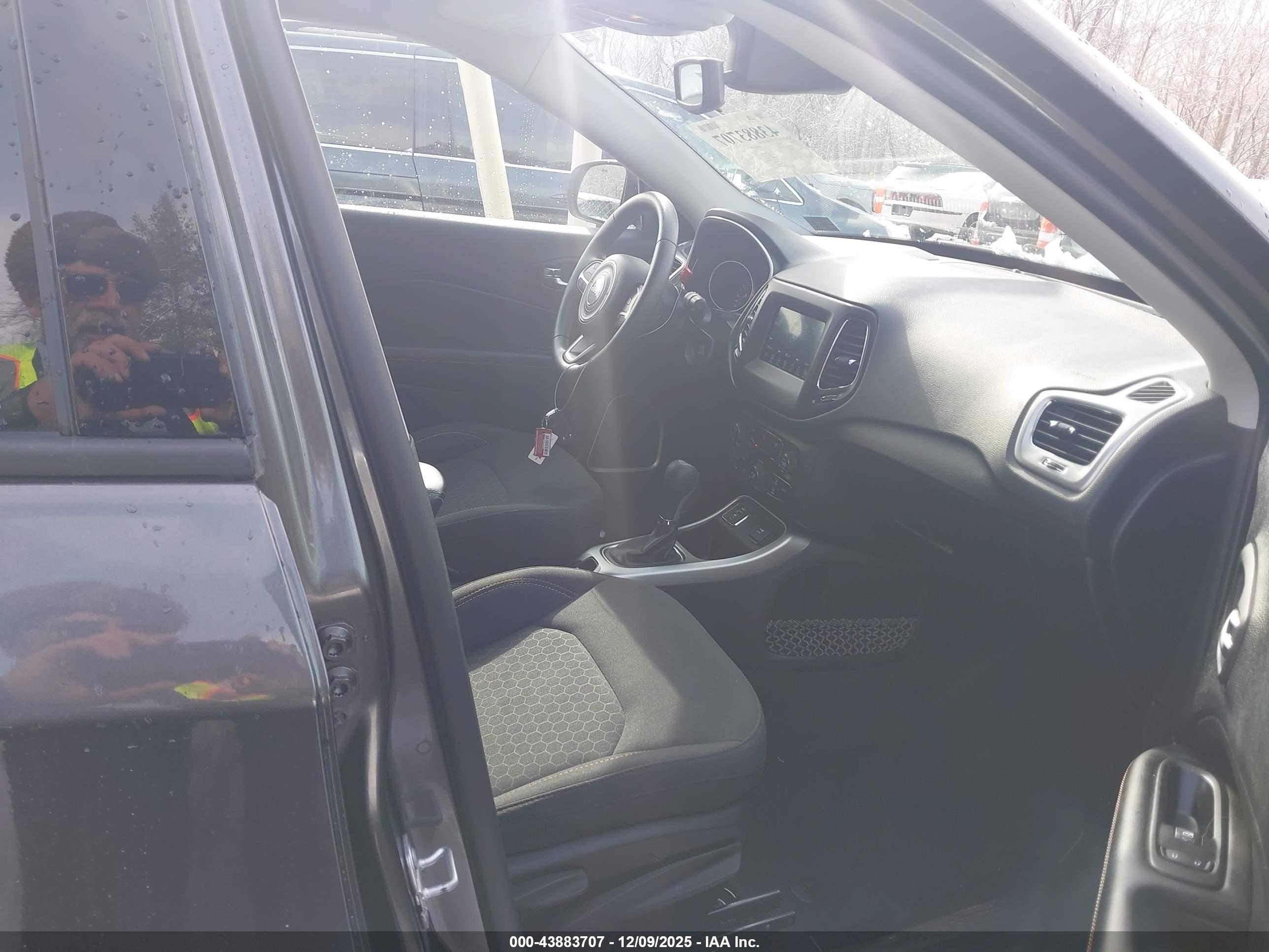JEEP COMPASS image 5
