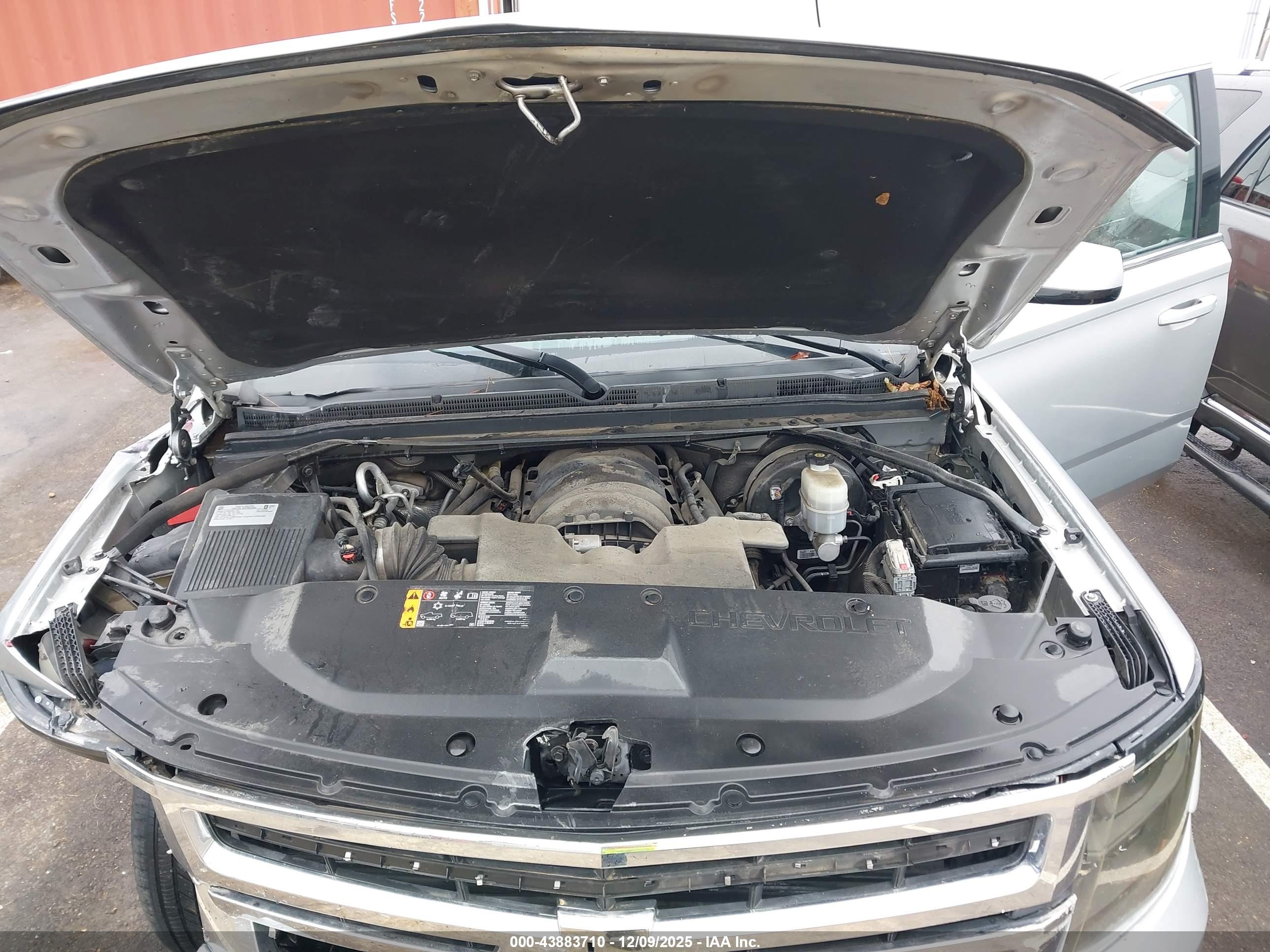 CHEVROLET TAHOE image 10