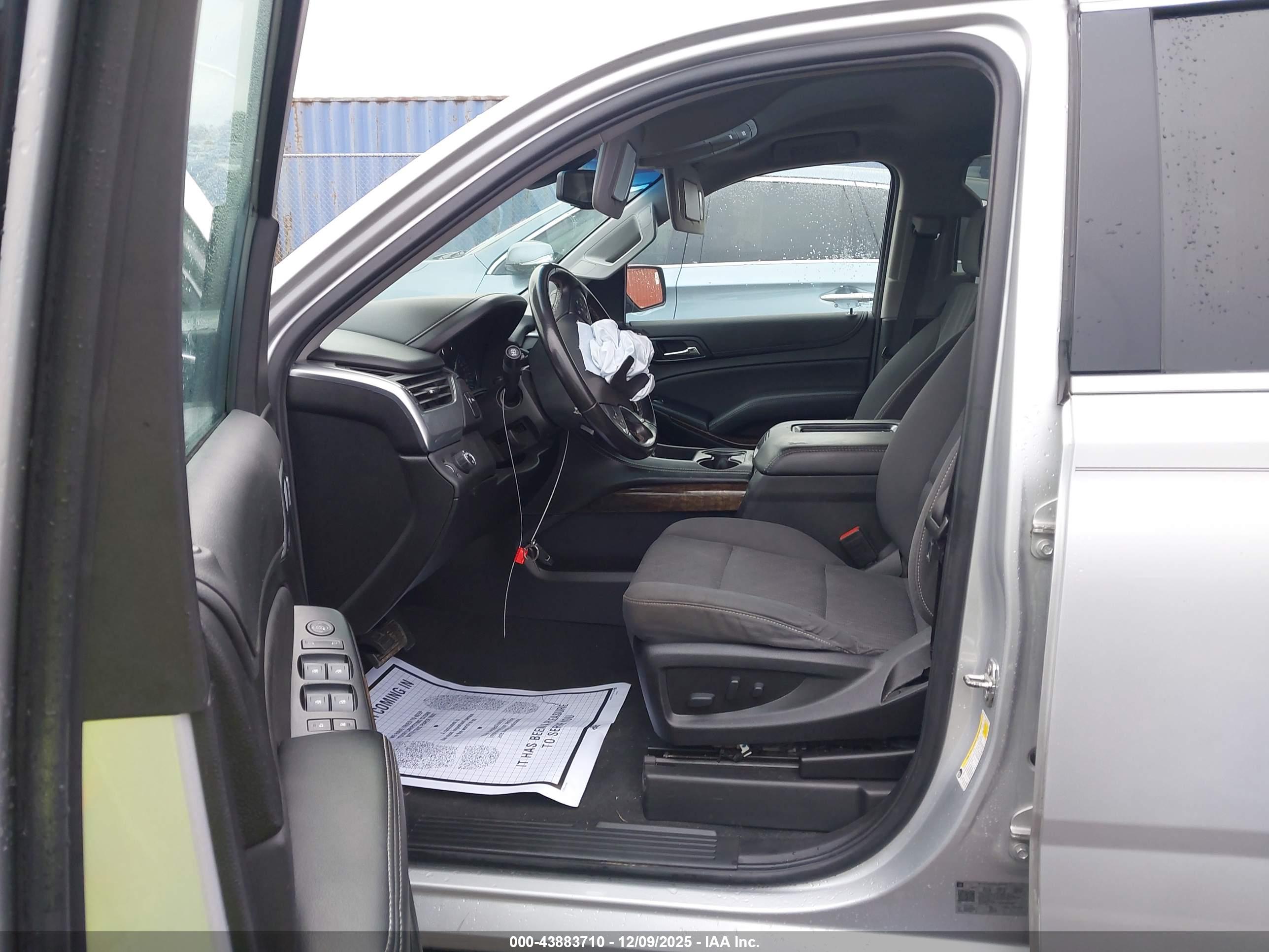 CHEVROLET TAHOE image 5