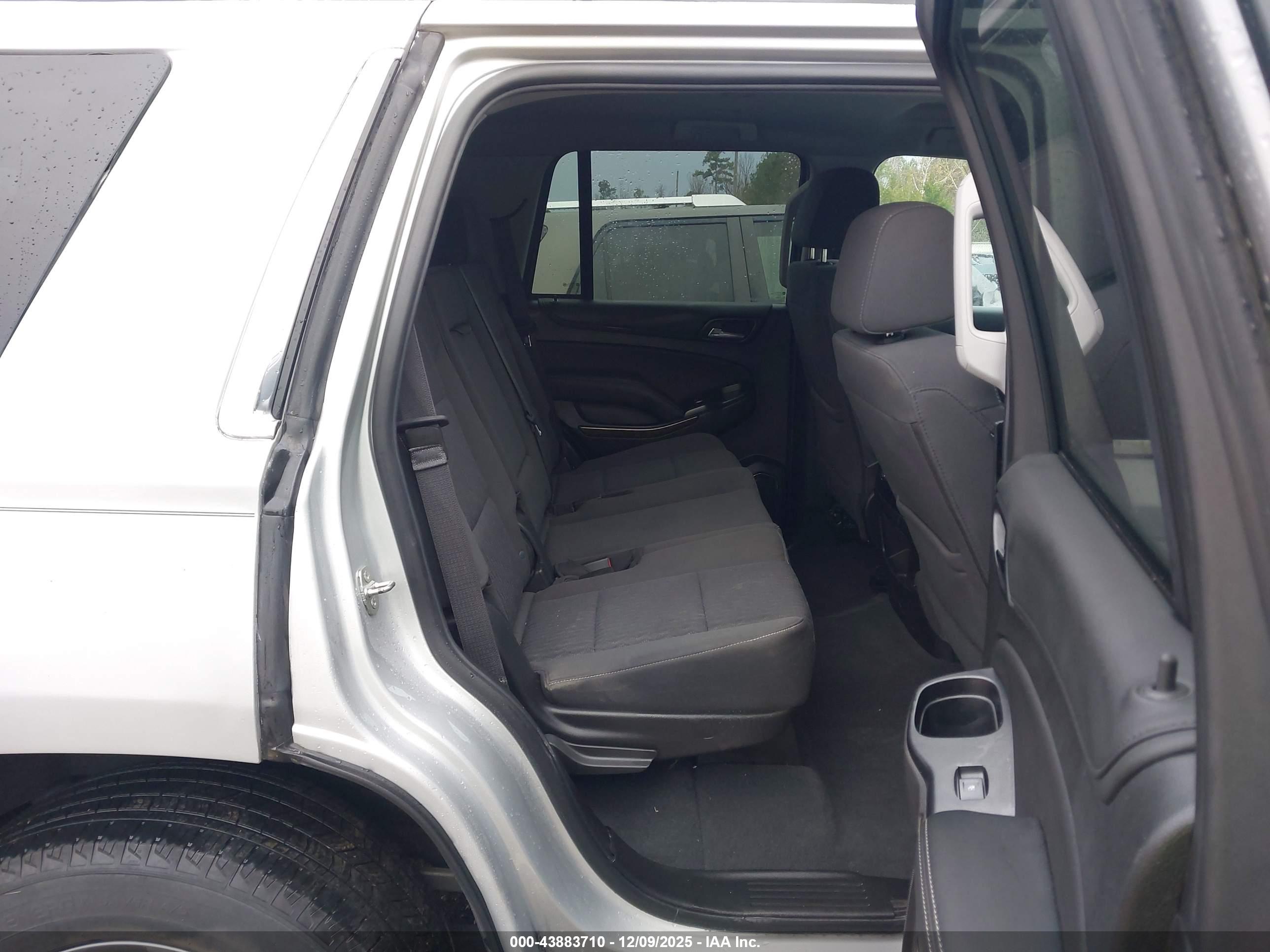 CHEVROLET TAHOE image 8