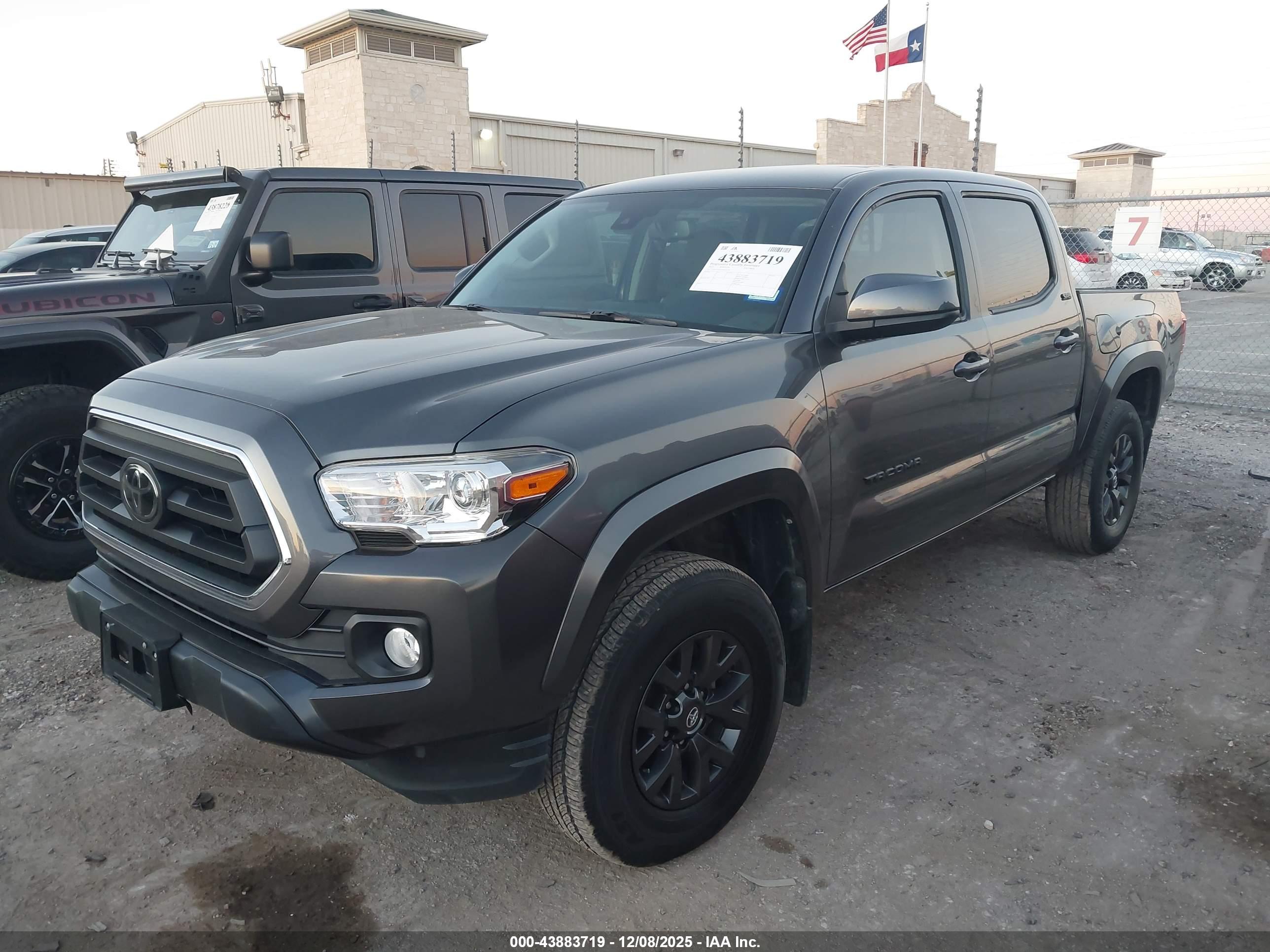 TOYOTA TACOMA image 2