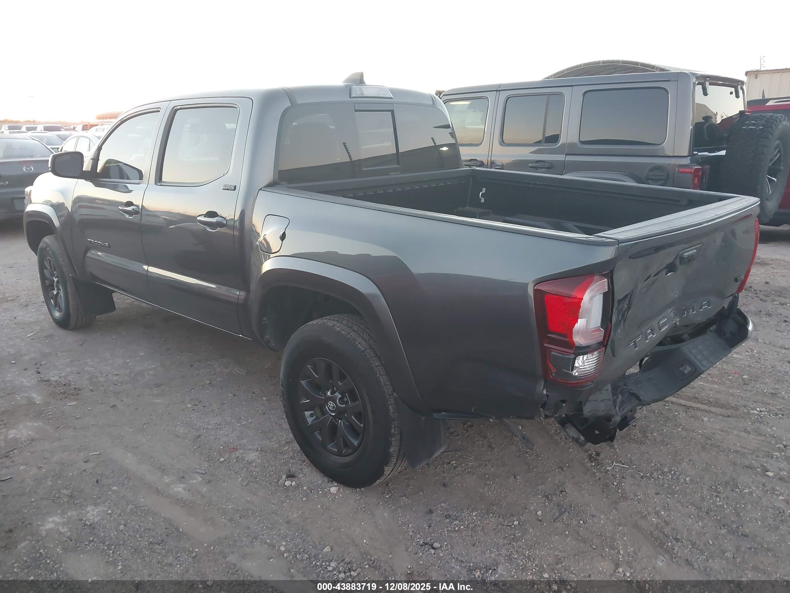 TOYOTA TACOMA image 3