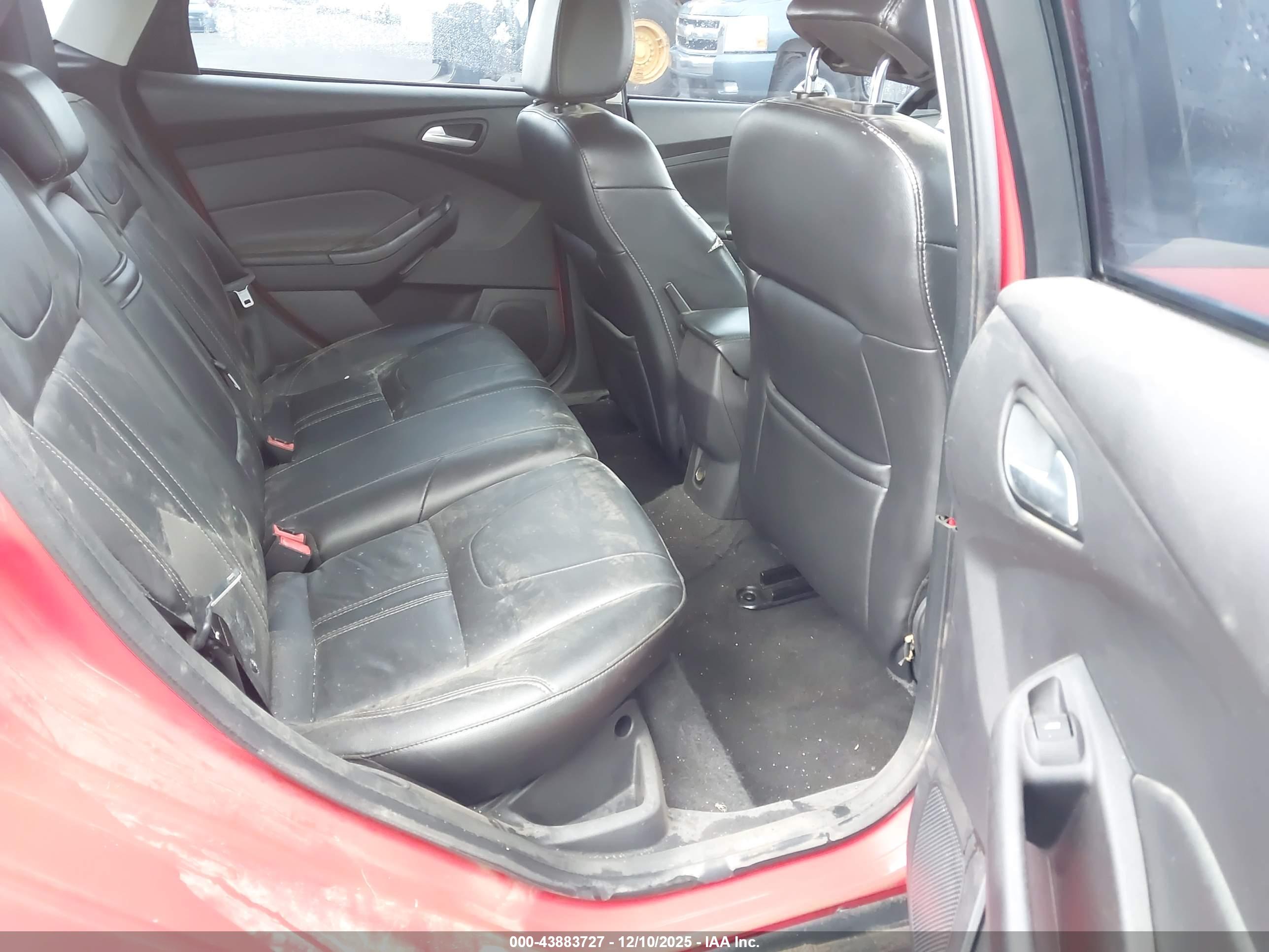 FORD FOCUS image 8