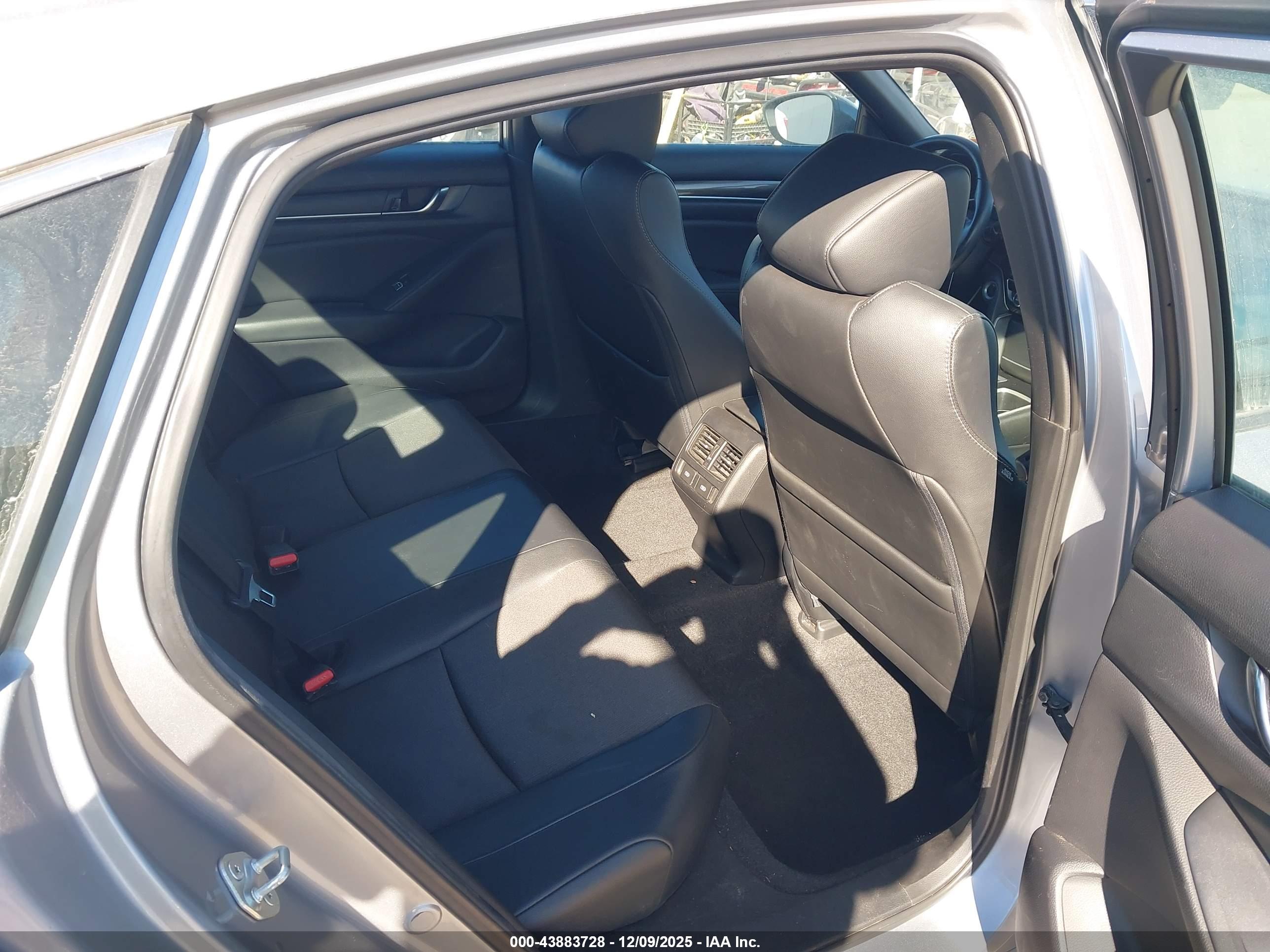 HONDA ACCORD image 8