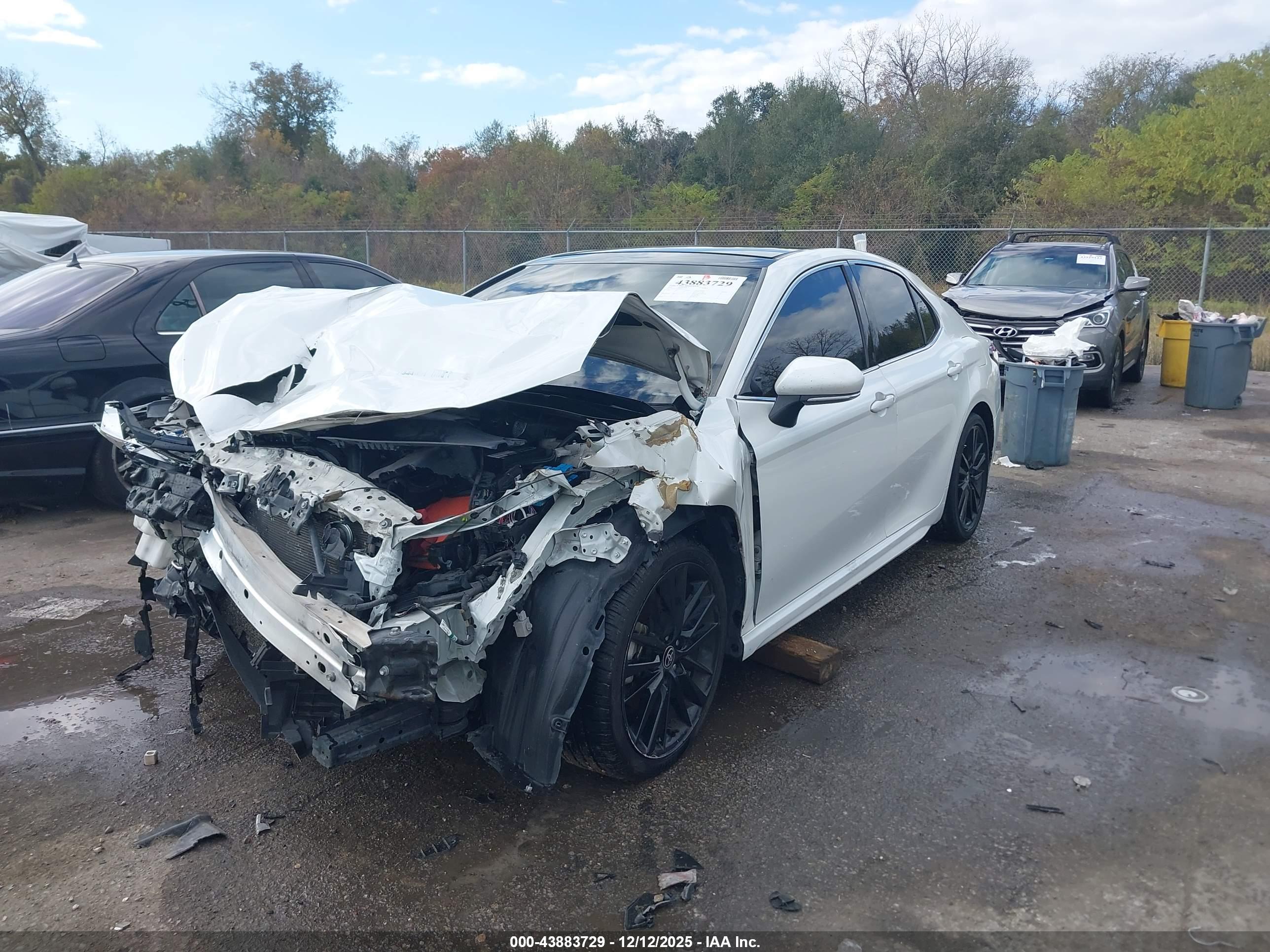 TOYOTA CAMRY image 2