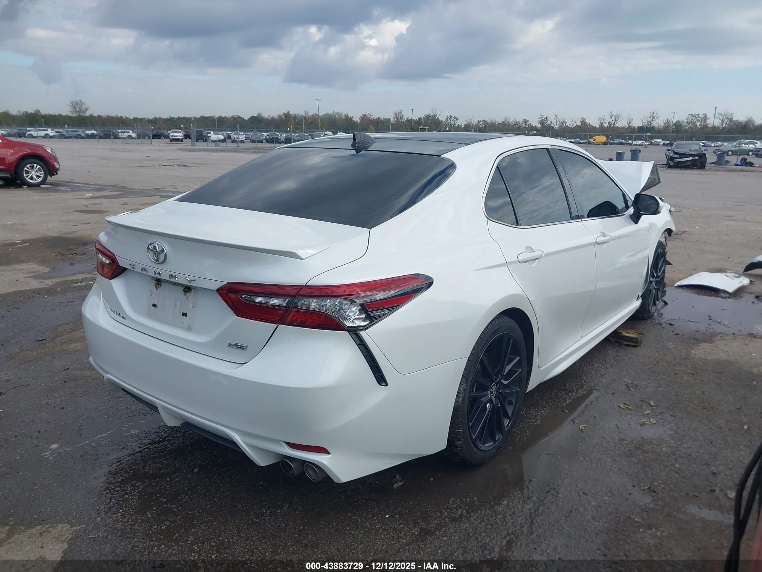 TOYOTA CAMRY image 4