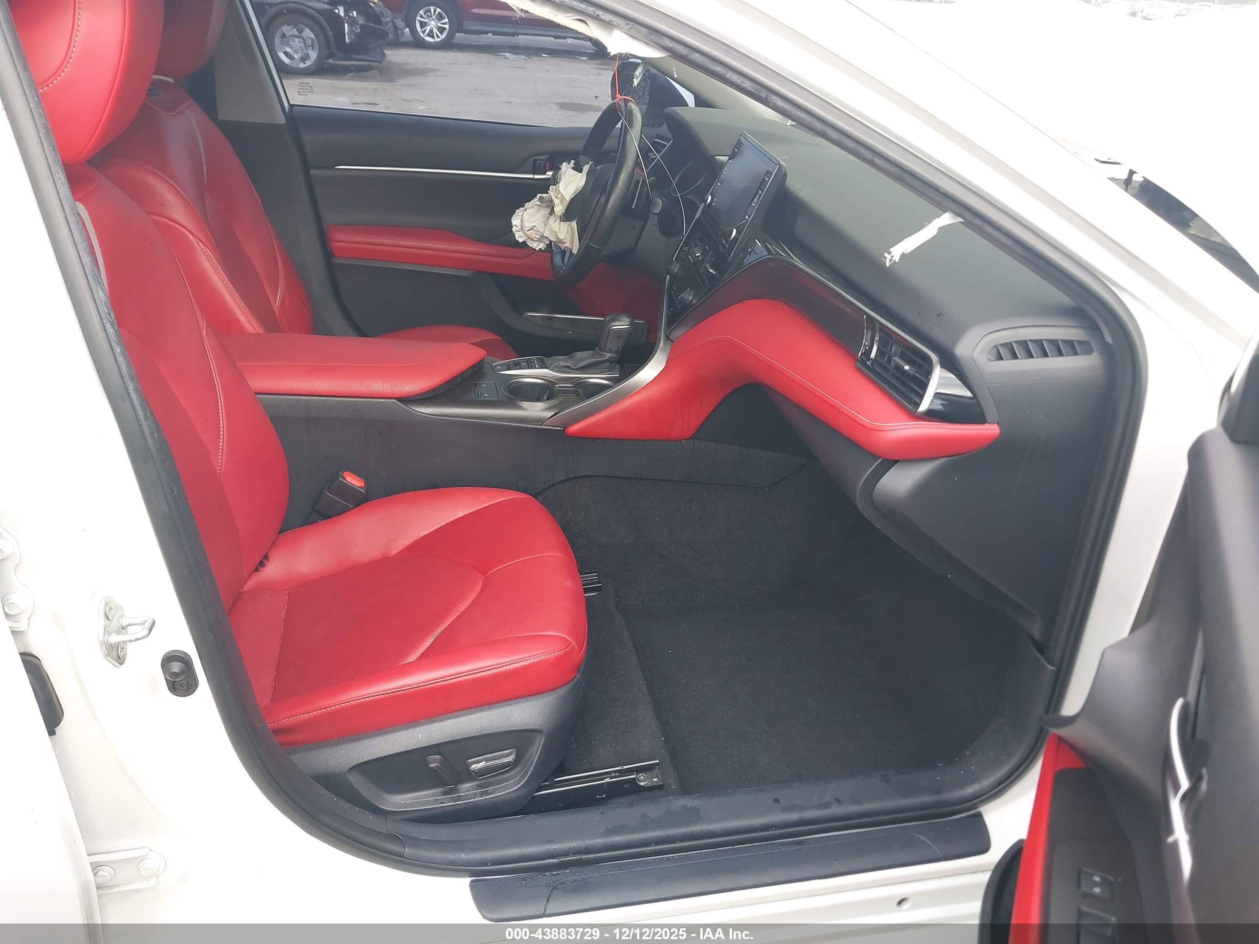 TOYOTA CAMRY image 5