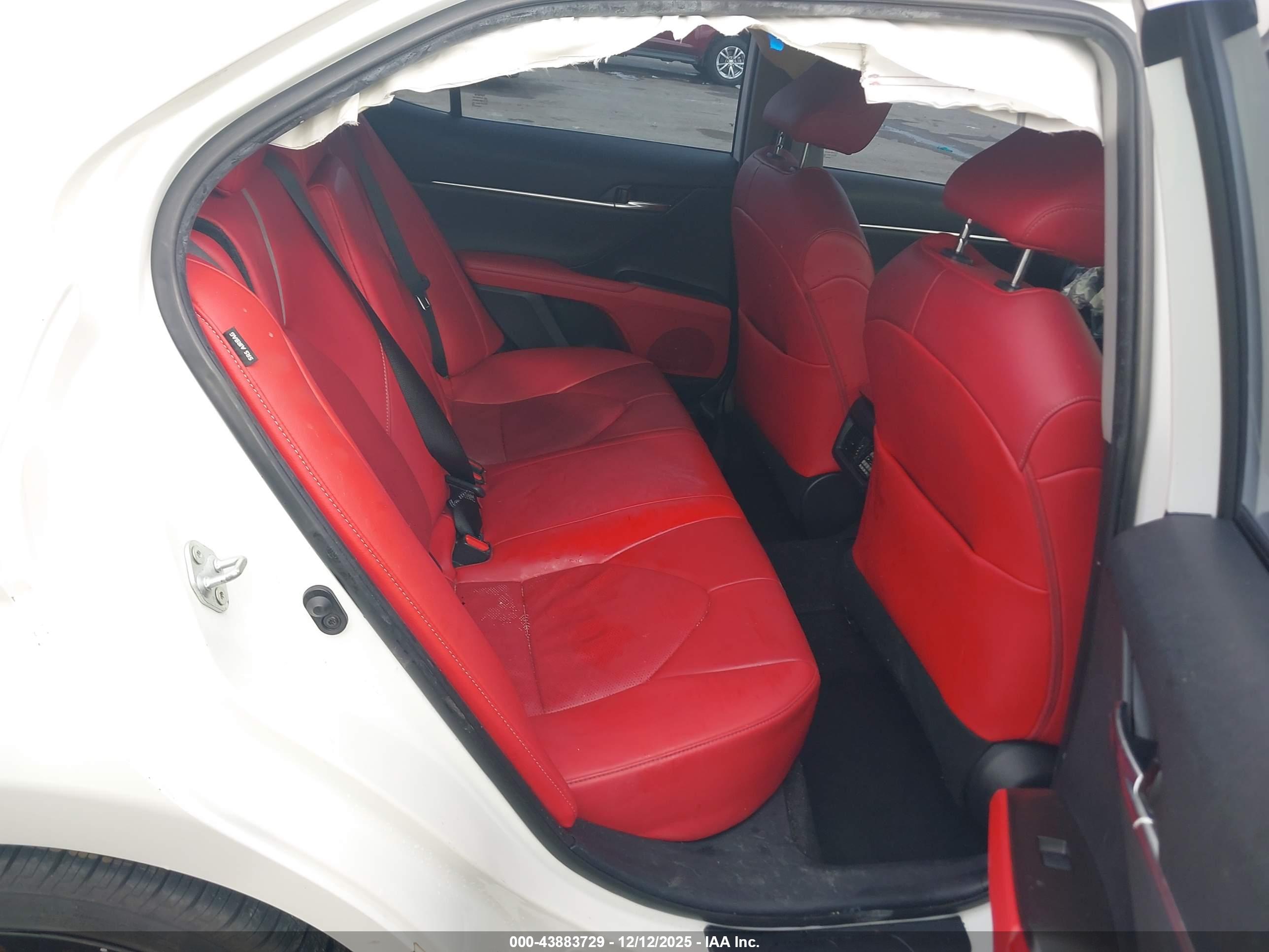 TOYOTA CAMRY image 8